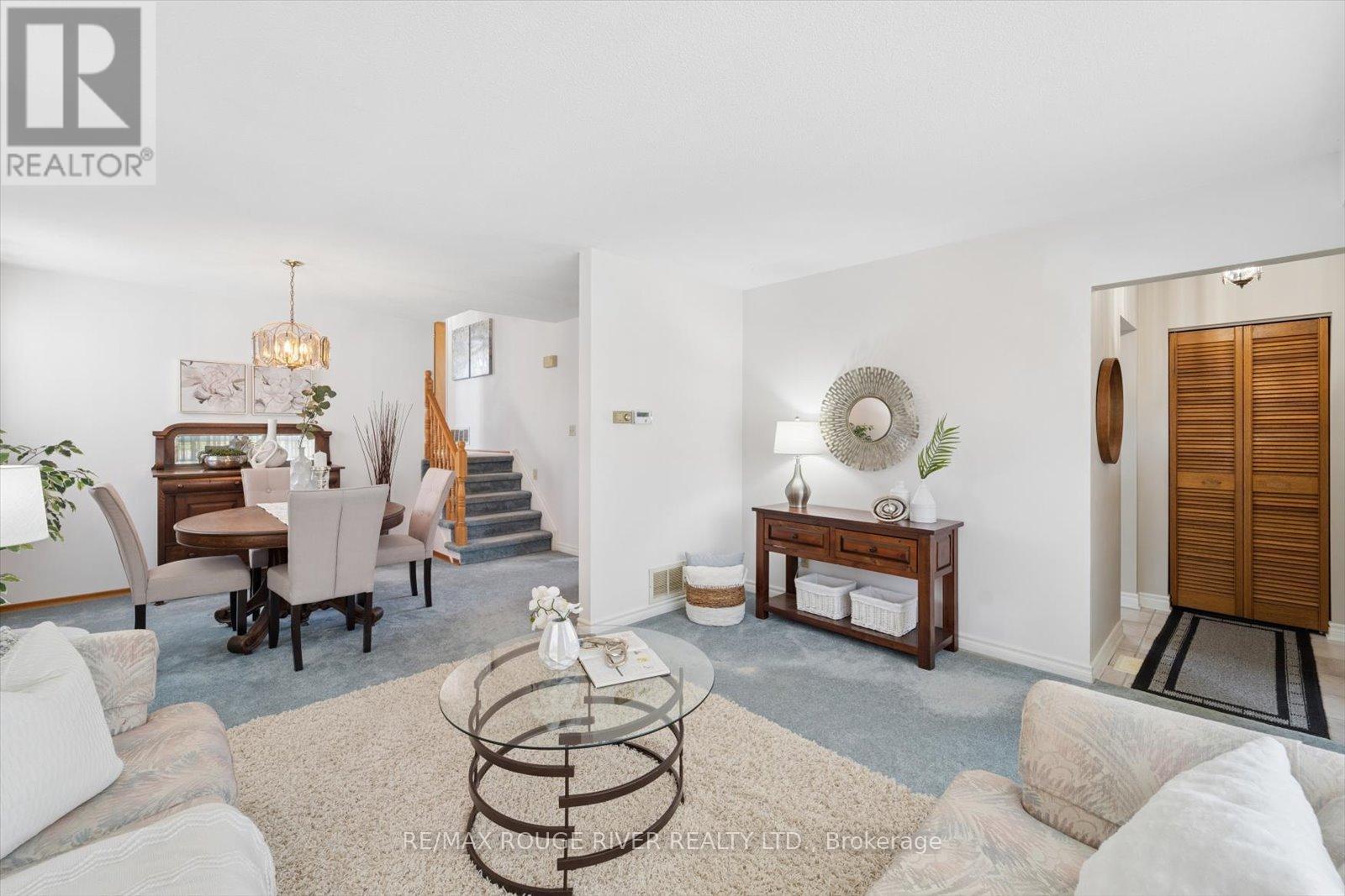 672 Pleasant Street, Pickering, Ontario  L1W 1P7 - Photo 6 - E12979648