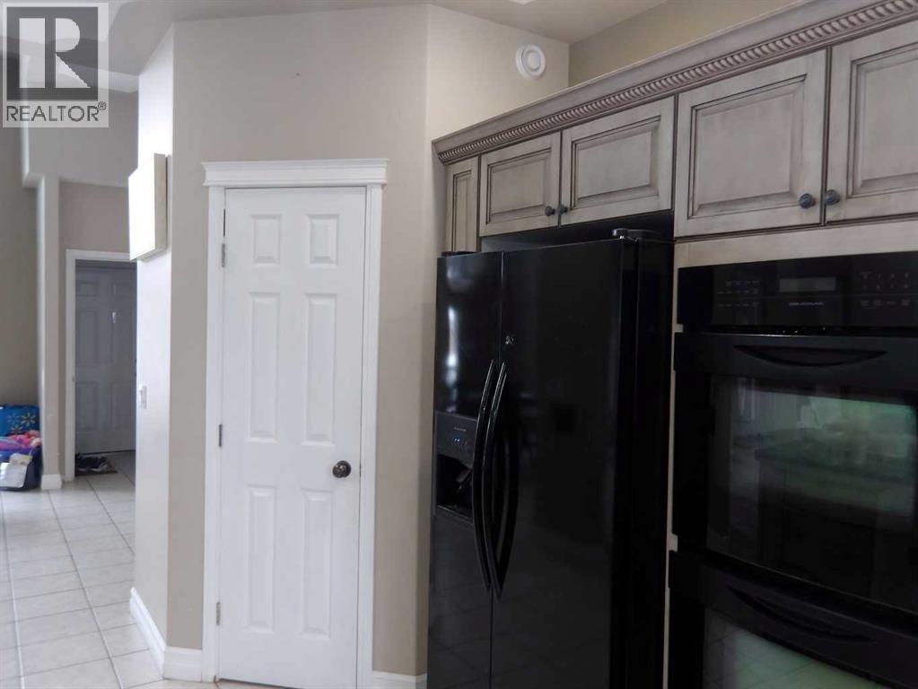 39 Ashley Close, Red Deer, Alberta  T4R 2X3 - Photo 4 - A2296003