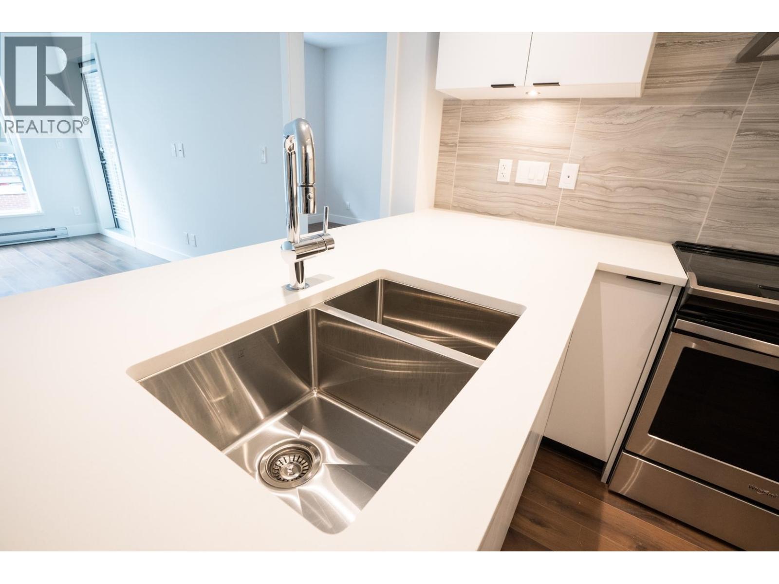 257 5355 Lane Street, Burnaby, British Columbia  V5H 0H1 - Photo 3 - R3109220