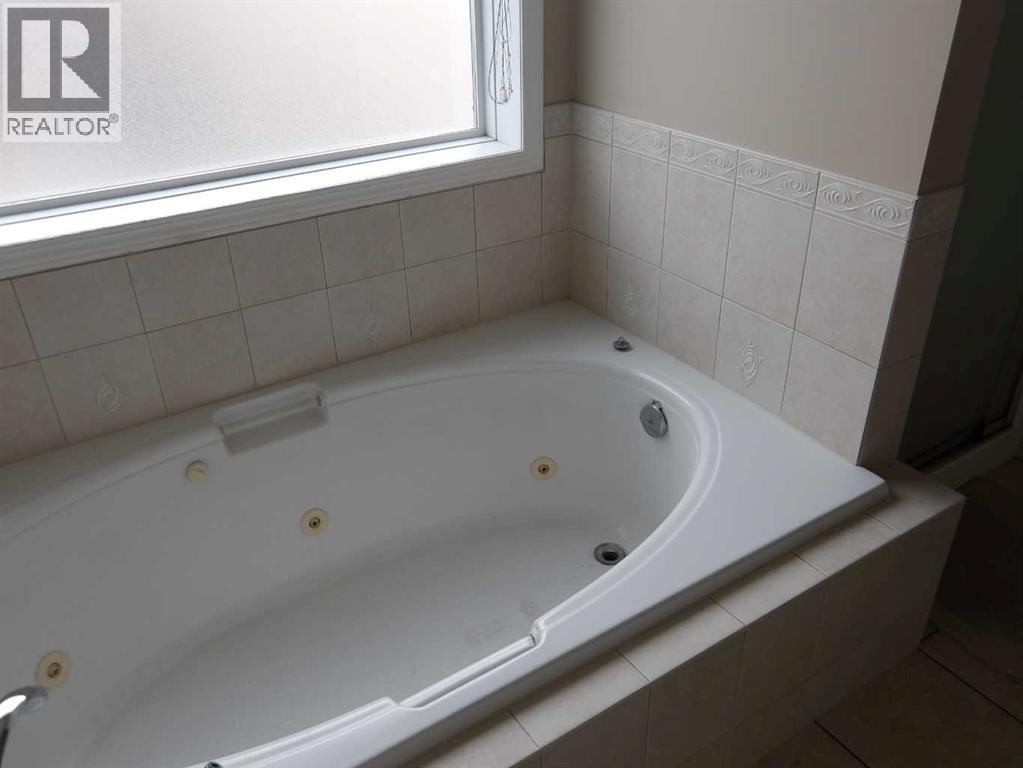 39 Ashley Close, Red Deer, Alberta  T4R 2X3 - Photo 9 - A2296003