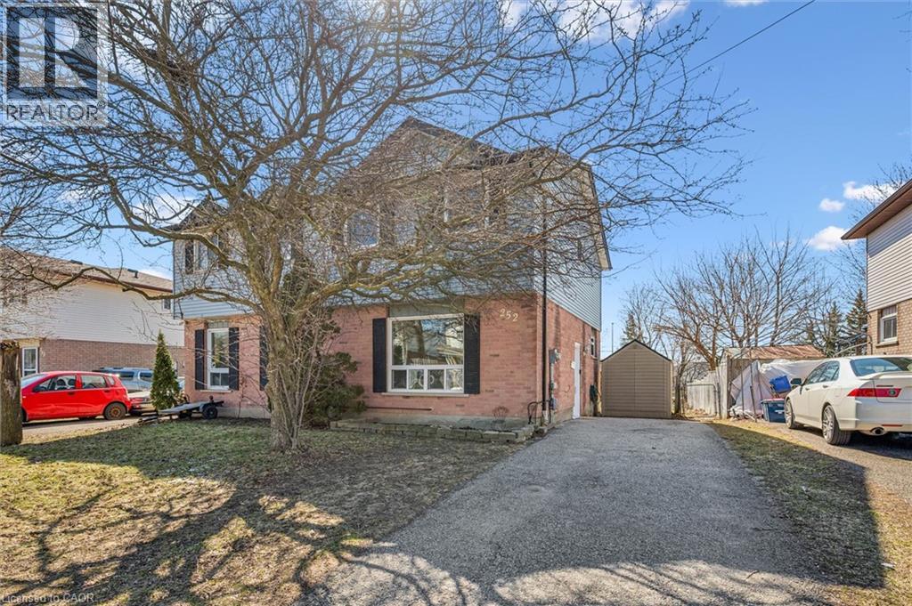 252 The Country Way, Kitchener, Ontario  N2E 2P9 - Photo 2 - 40807574
