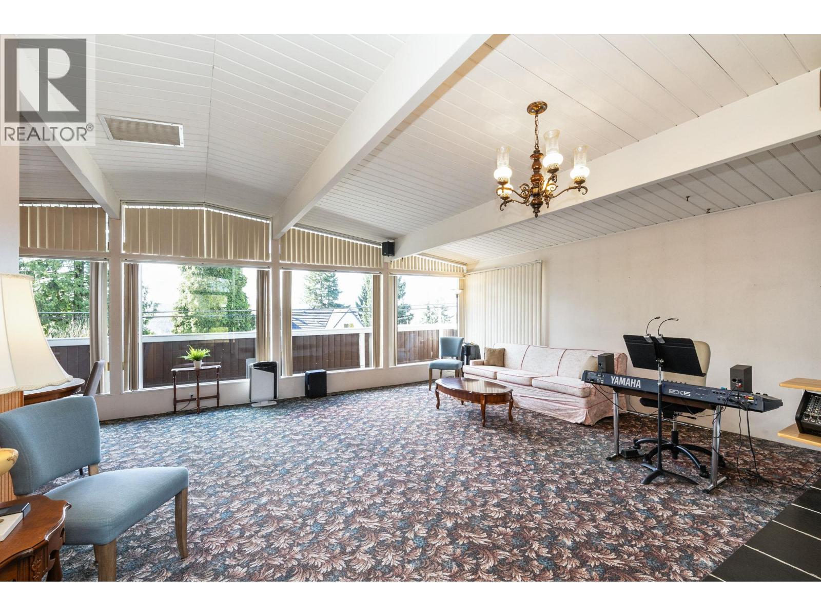 2113 Cape Horn Avenue, Coquitlam, British Columbia  V3K 1J4 - Photo 2 - R3109014