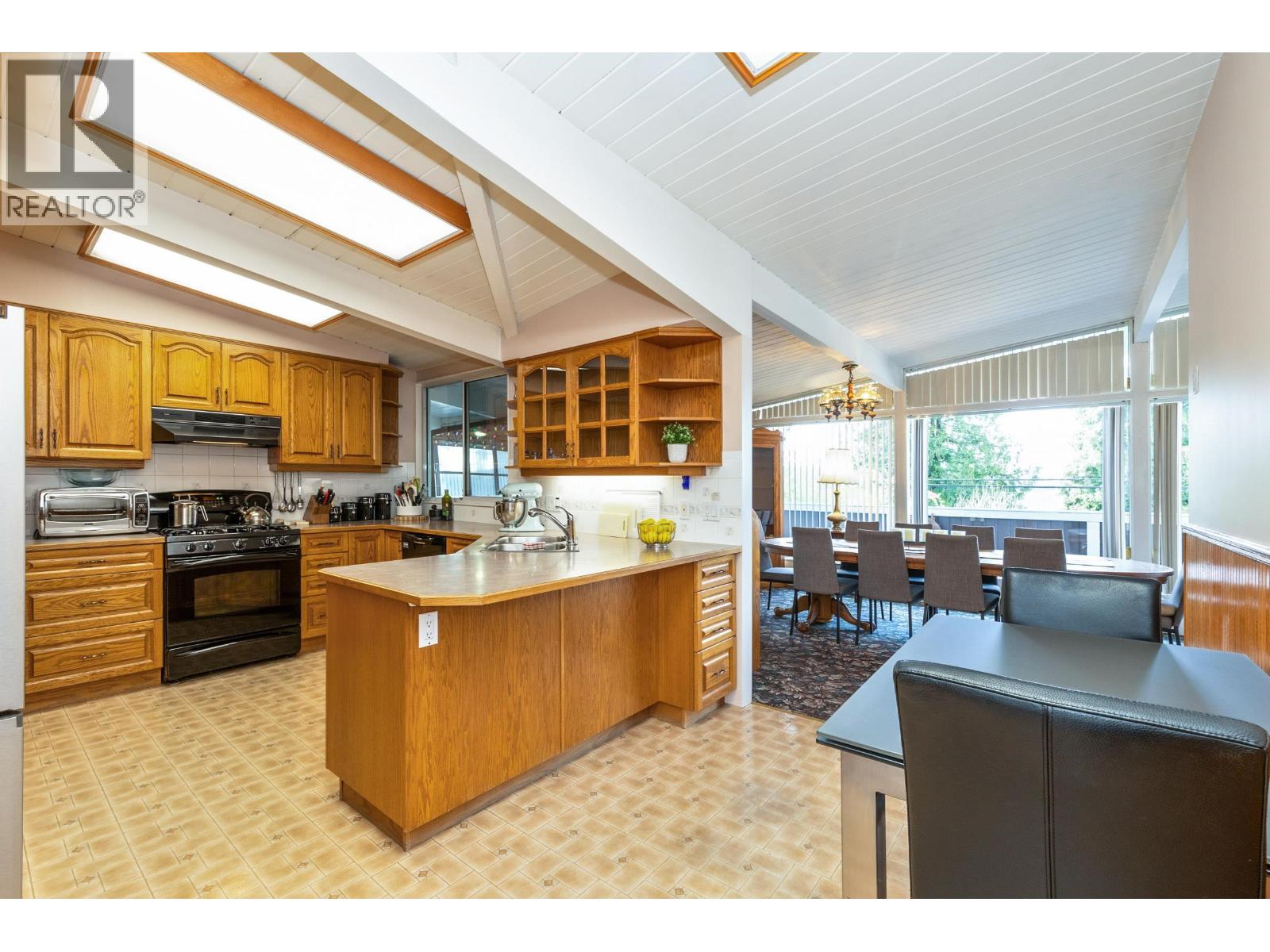 2113 Cape Horn Avenue, Coquitlam, British Columbia  V3K 1J4 - Photo 8 - R3109014