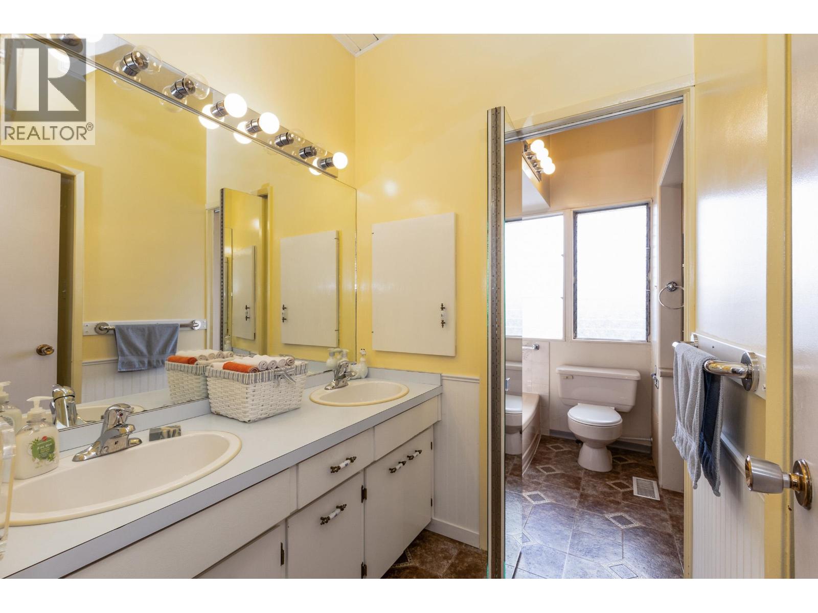 2113 Cape Horn Avenue, Coquitlam, British Columbia  V3K 1J4 - Photo 15 - R3109014