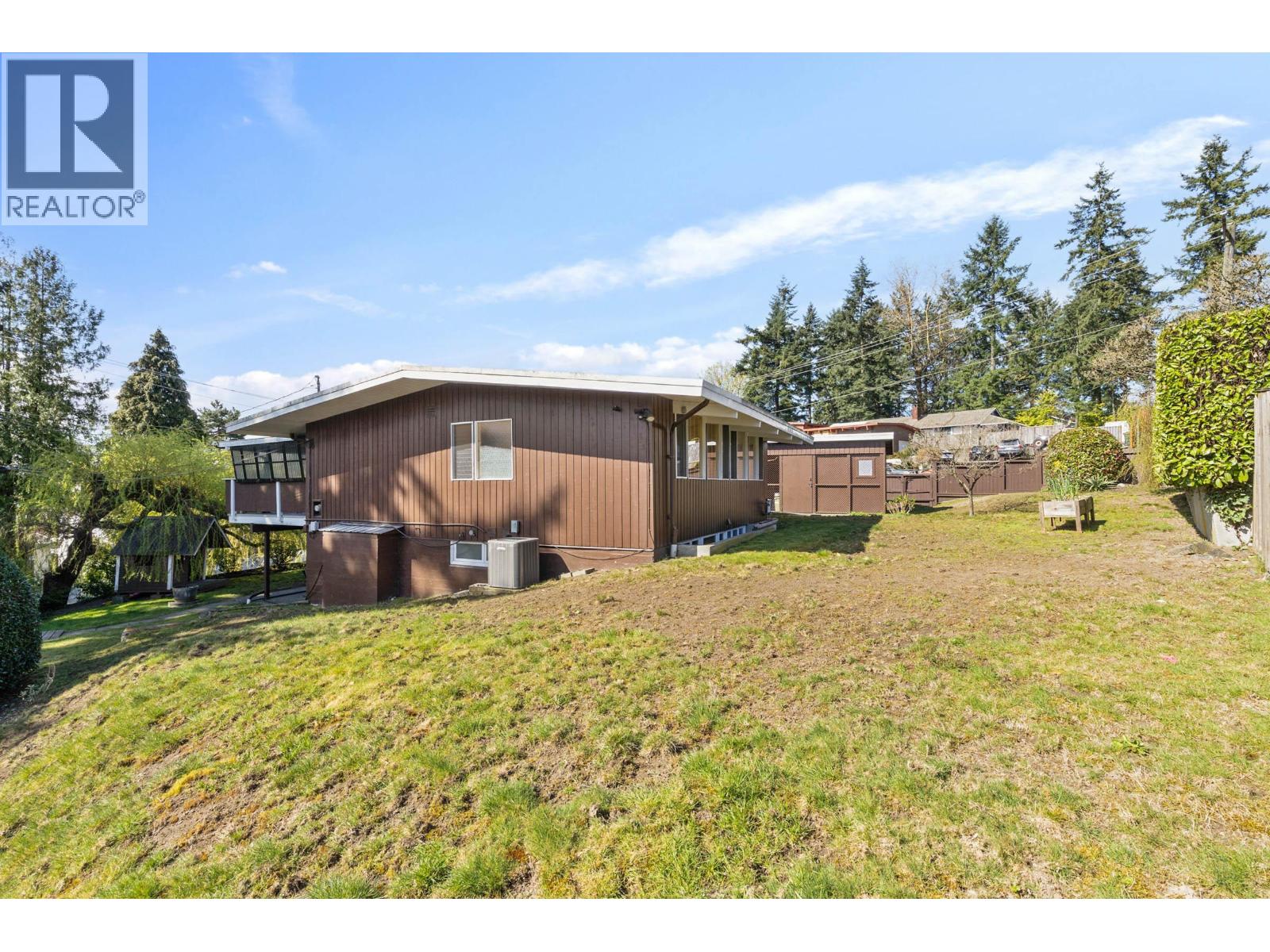 2113 Cape Horn Avenue, Coquitlam, British Columbia  V3K 1J4 - Photo 32 - R3109014