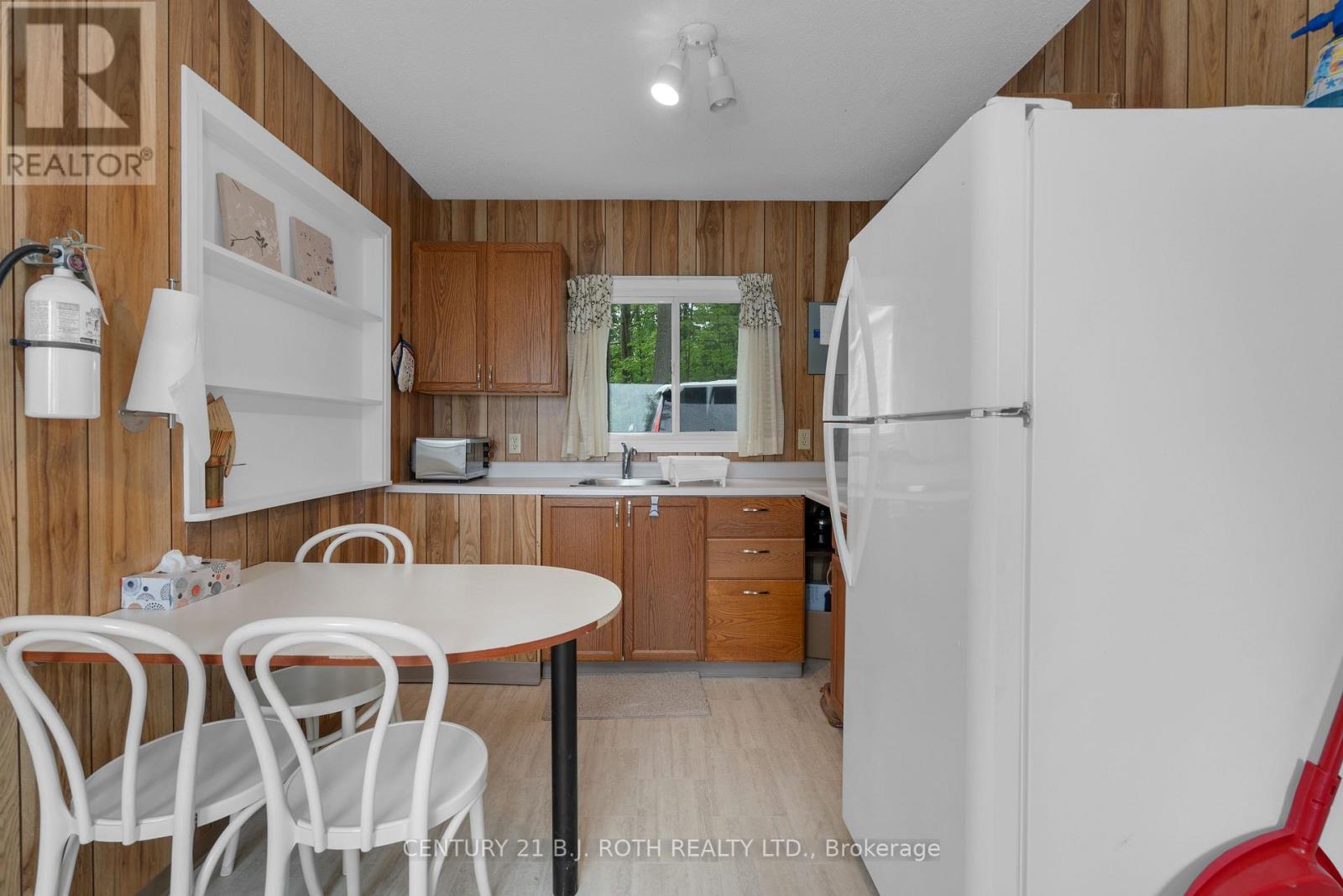 2026 Tiny Beaches Road S, Tiny, Ontario  L0L 1P1 - Photo 14 - S12979636