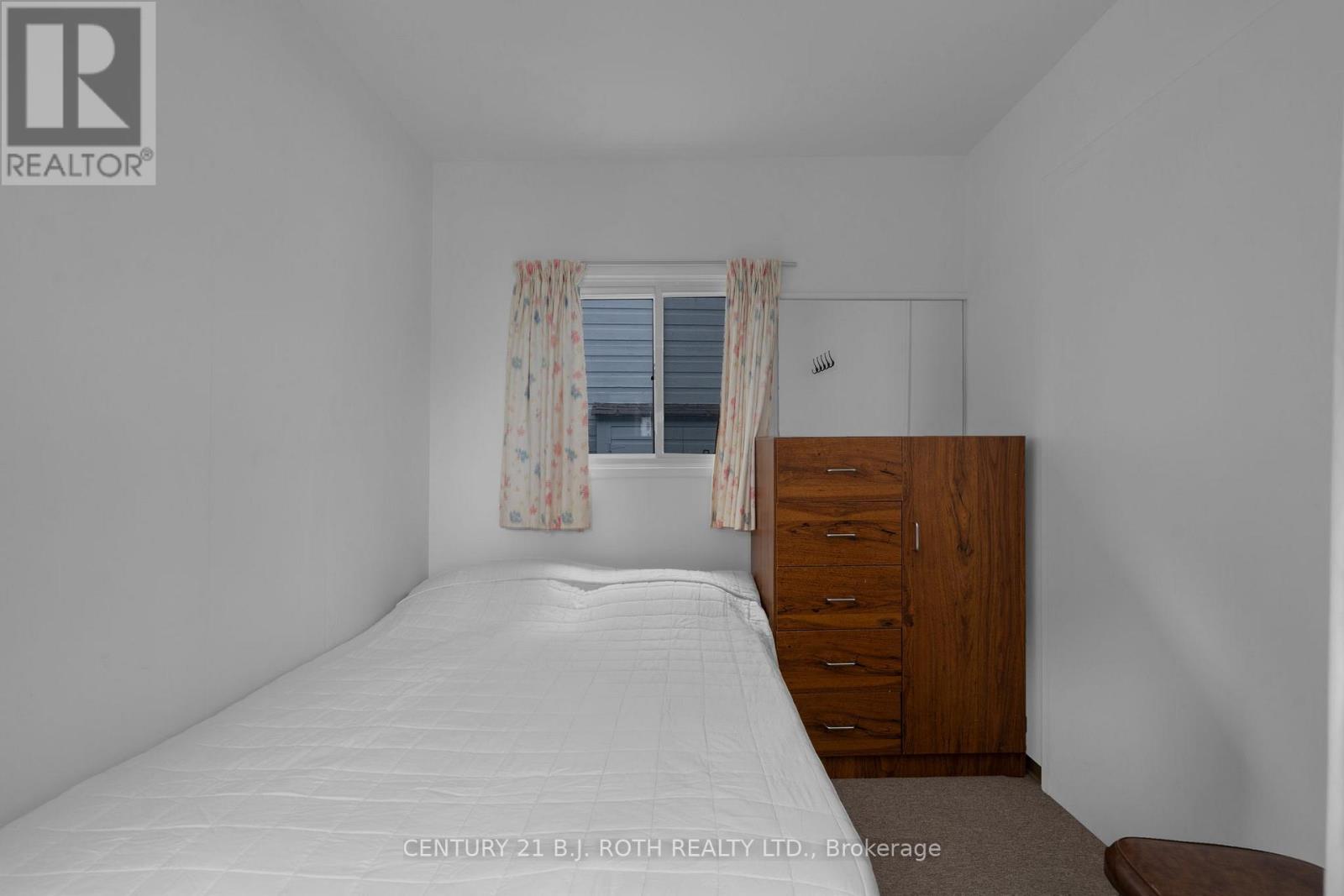 2026 Tiny Beaches Road S, Tiny, Ontario  L0L 1P1 - Photo 15 - S12979636