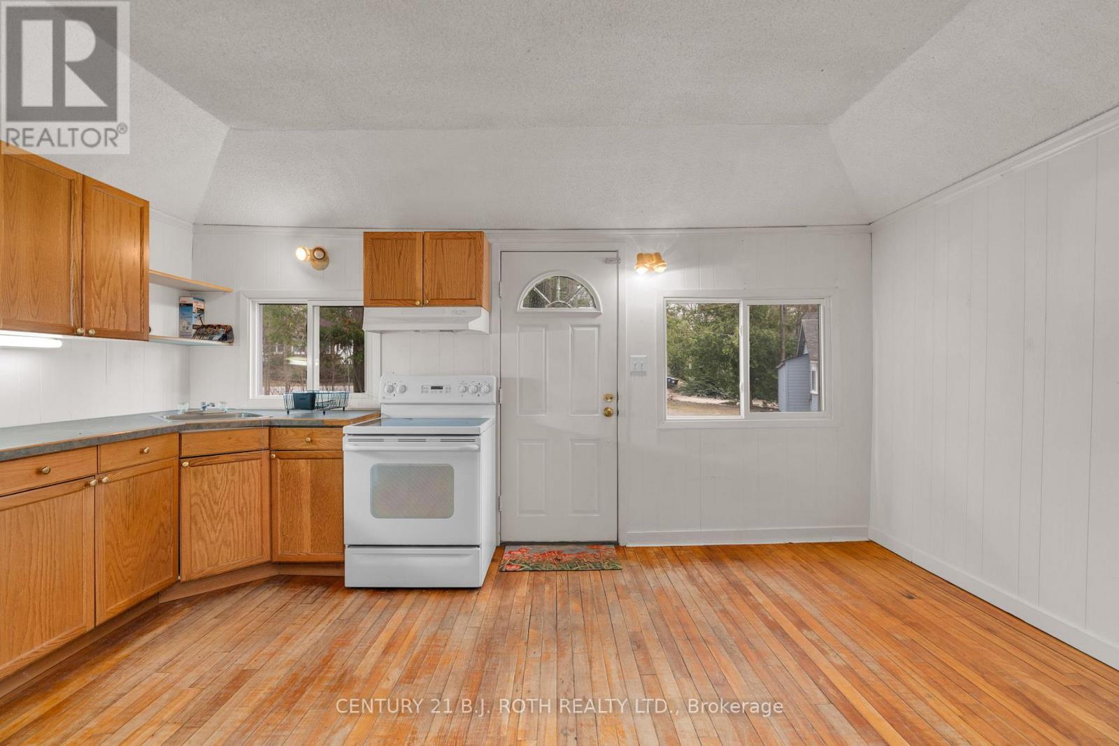 2026 Tiny Beaches Road S, Tiny, Ontario  L0L 1P1 - Photo 25 - S12979636