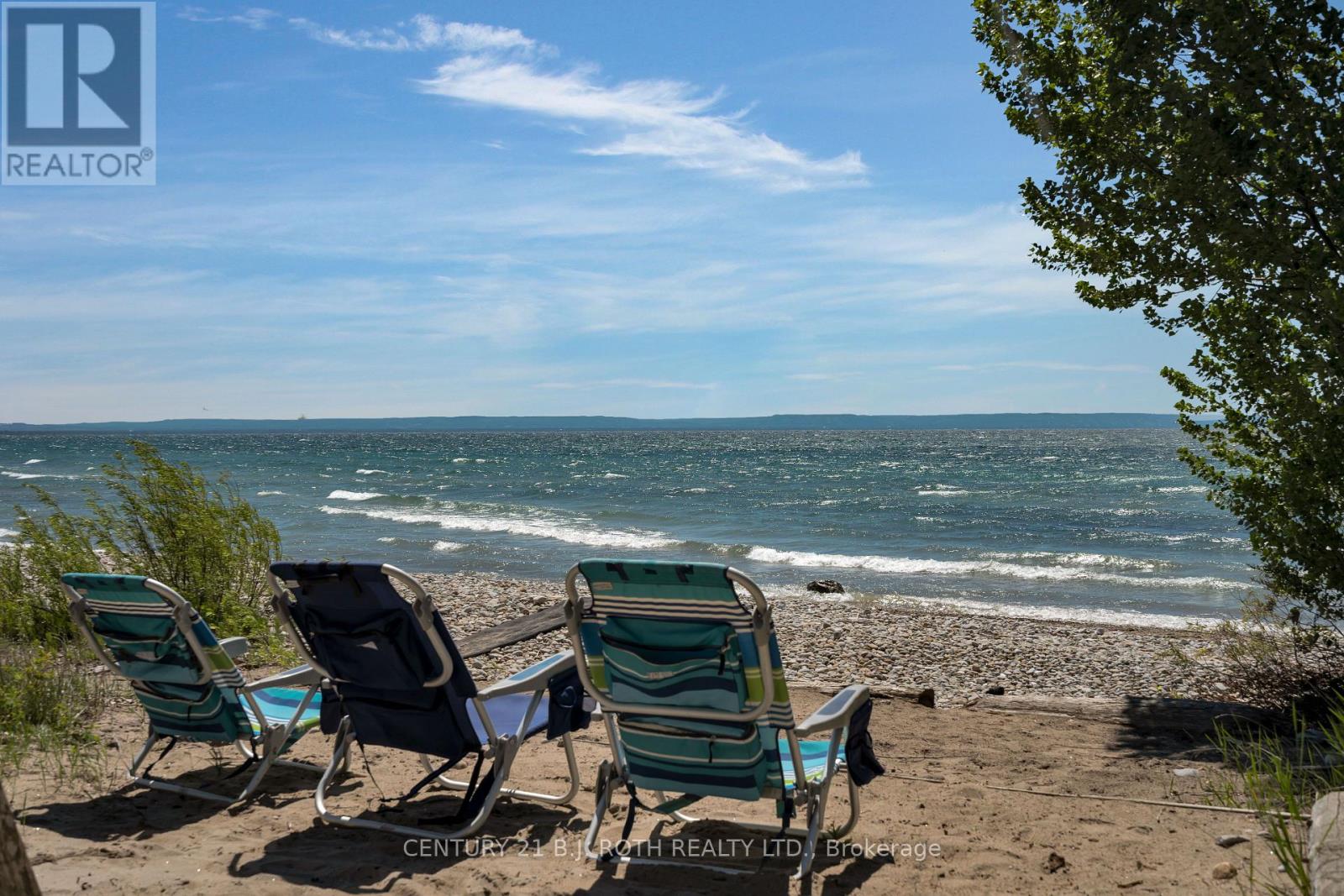 2026 Tiny Beaches Road S, Tiny, Ontario  L0L 1P1 - Photo 5 - S12979636