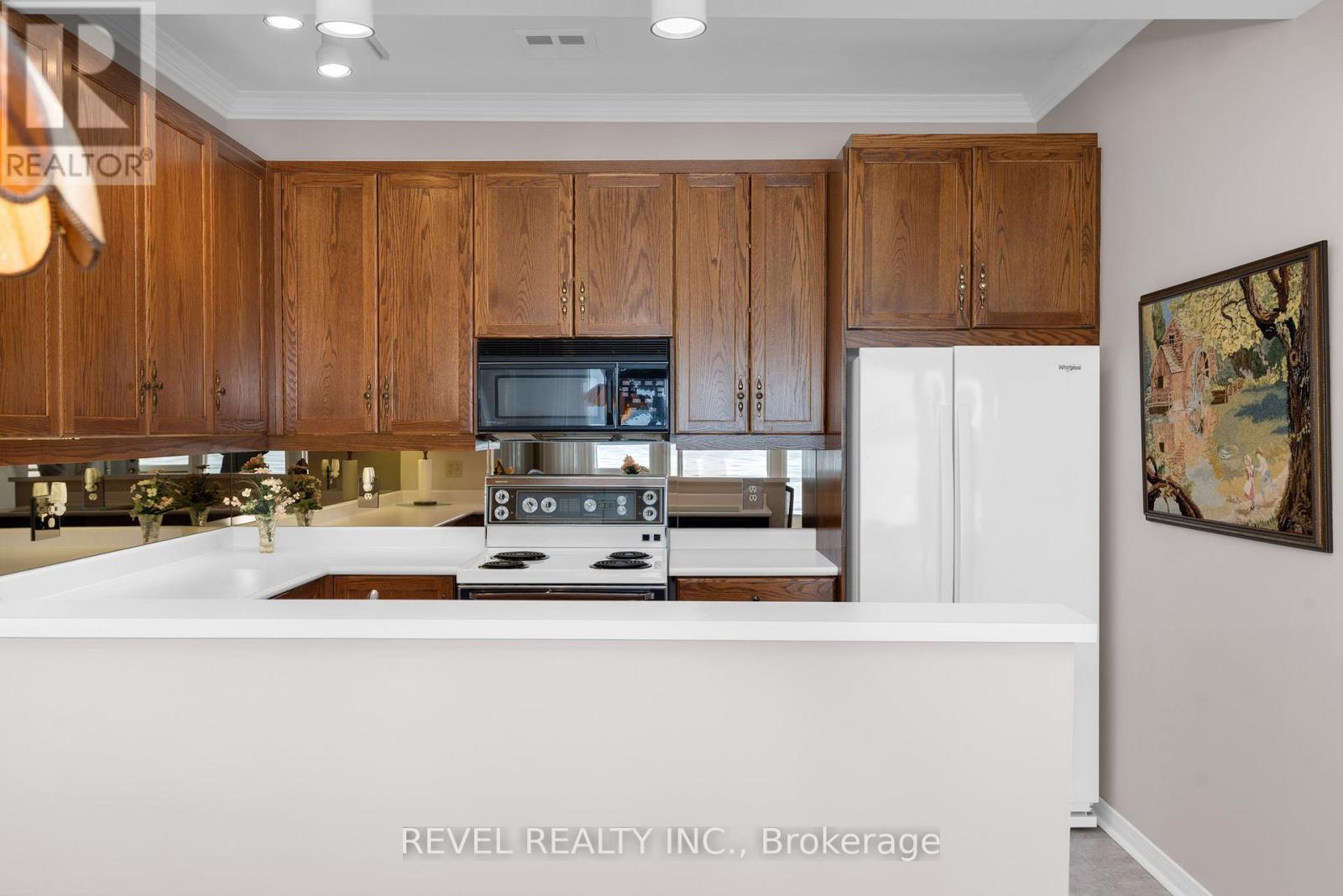 304 - 21 Kempenfelt Drive, Barrie, Ontario  L4M 1B8 - Photo 15 - S12979662