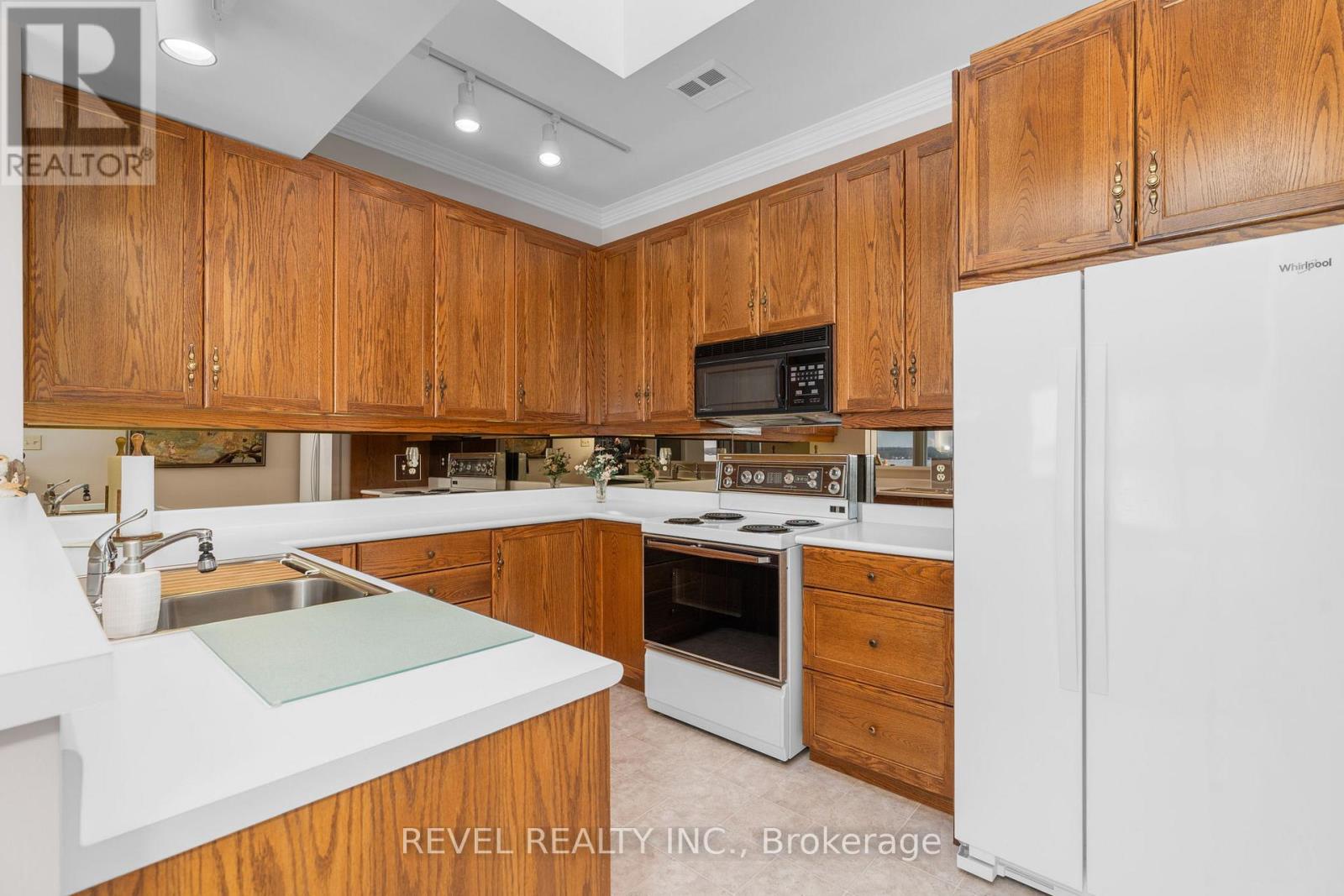 304 - 21 Kempenfelt Drive, Barrie, Ontario  L4M 1B8 - Photo 16 - S12979662