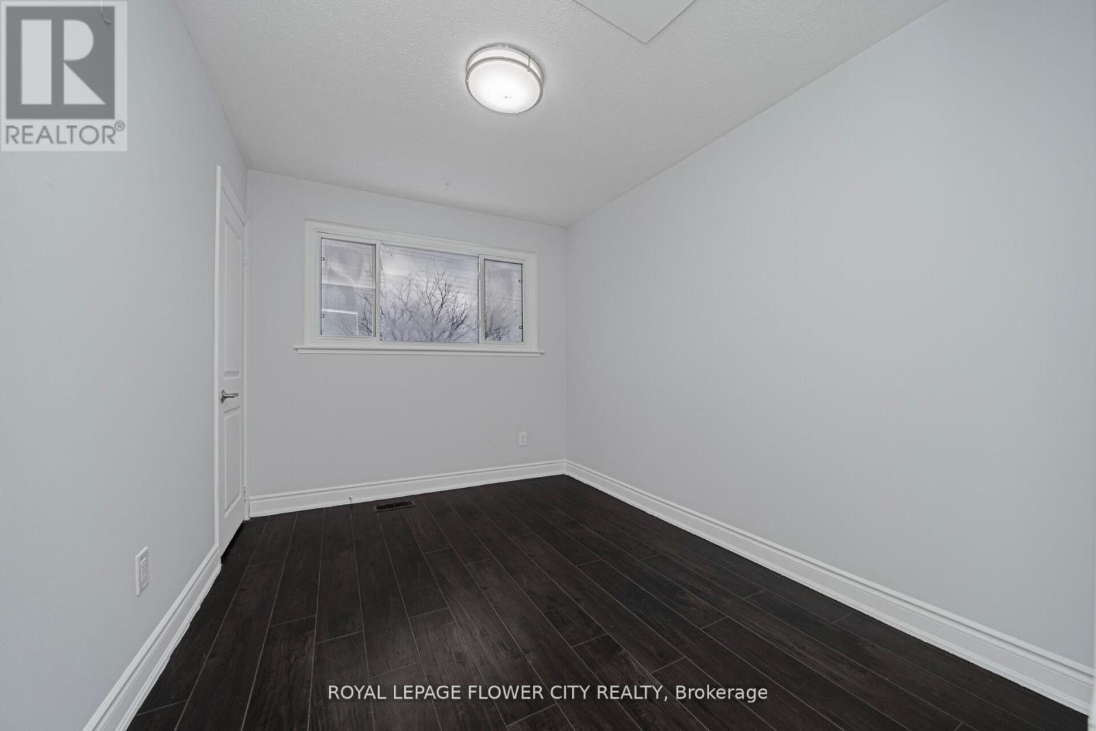 60 Lexington Avenue, Toronto, Ontario  M9V 2G8 - Photo 21 - W12979614