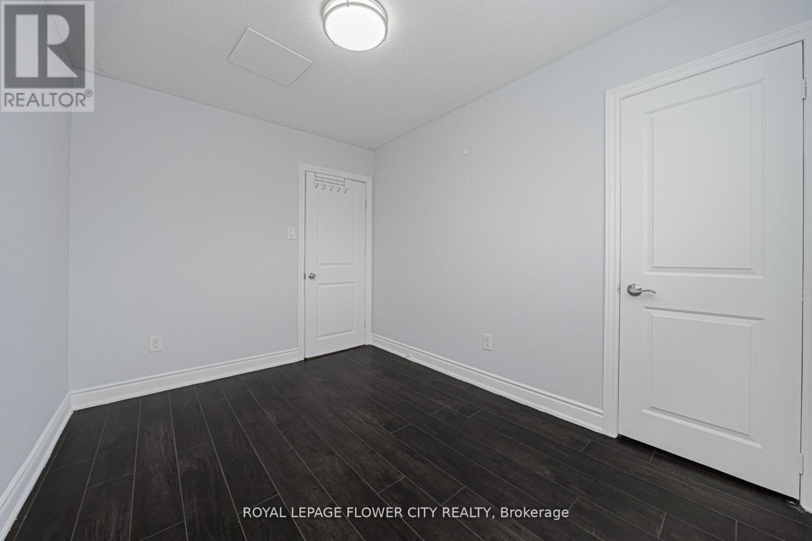 60 Lexington Avenue, Toronto, Ontario  M9V 2G8 - Photo 22 - W12979614