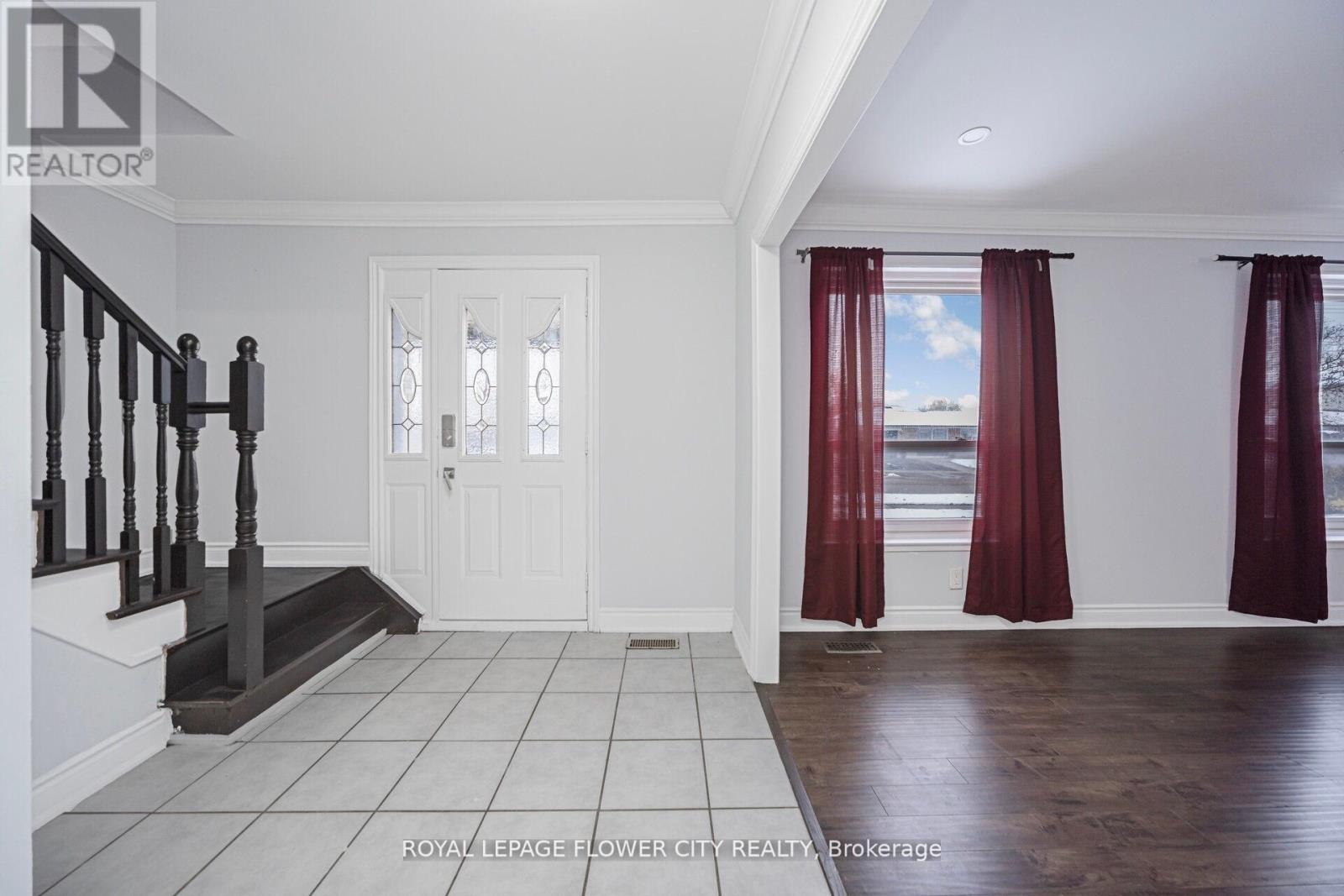 60 Lexington Avenue, Toronto, Ontario  M9V 2G8 - Photo 6 - W12979614