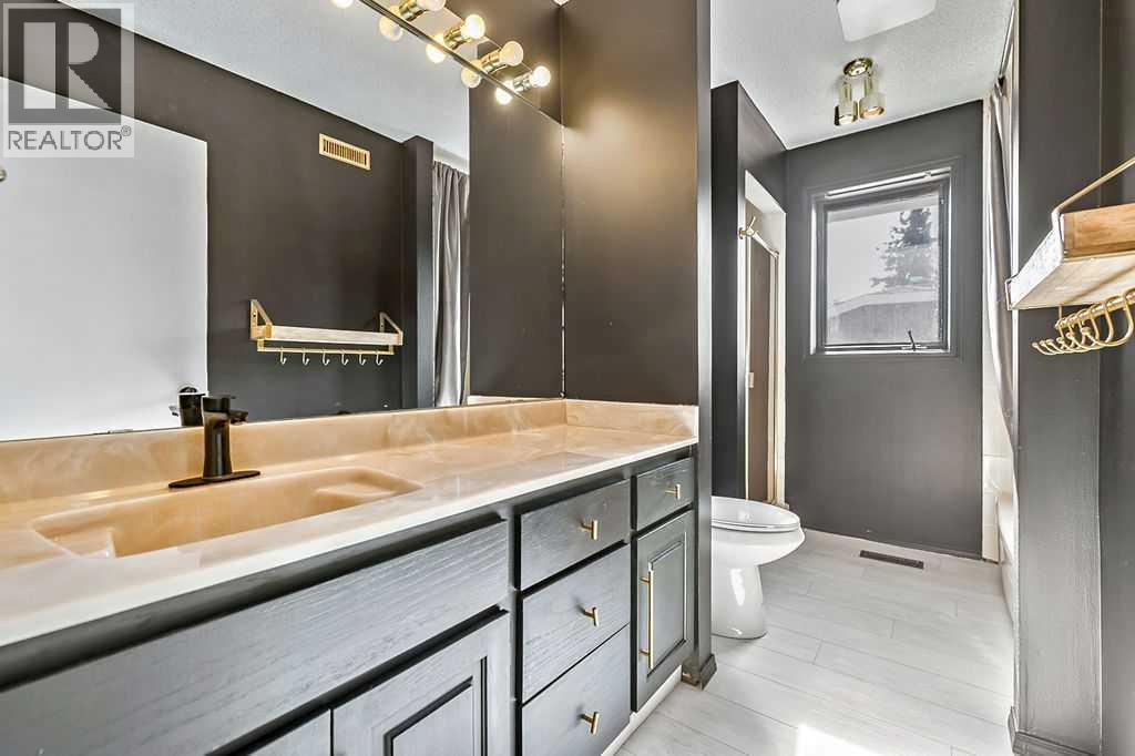 162 Woodbend Way, Okotoks, Alberta  T1S 1M1 - Photo 36 - A2287796