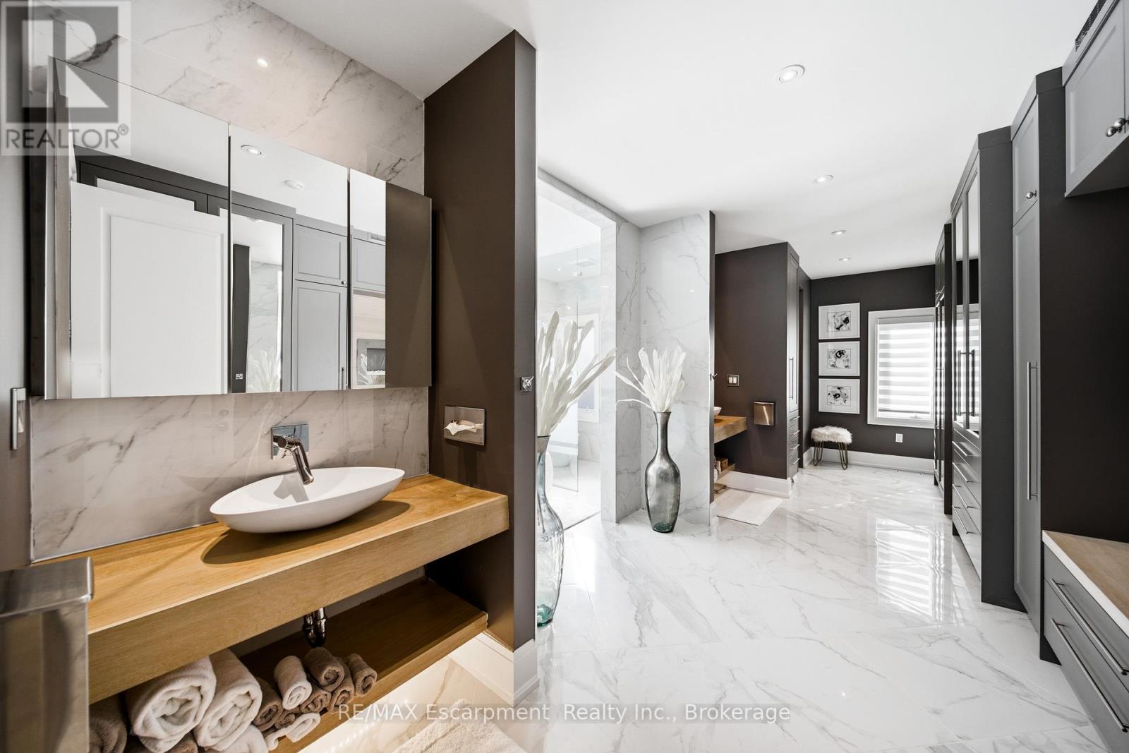 3205 Highpoint Court, Burlington, Ontario  L7P 0P9 - Photo 16 - W12979788