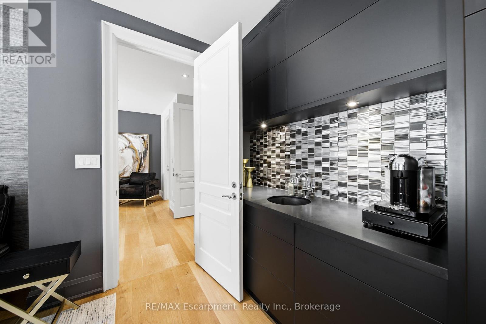 3205 Highpoint Court, Burlington, Ontario  L7P 0P9 - Photo 20 - W12979788