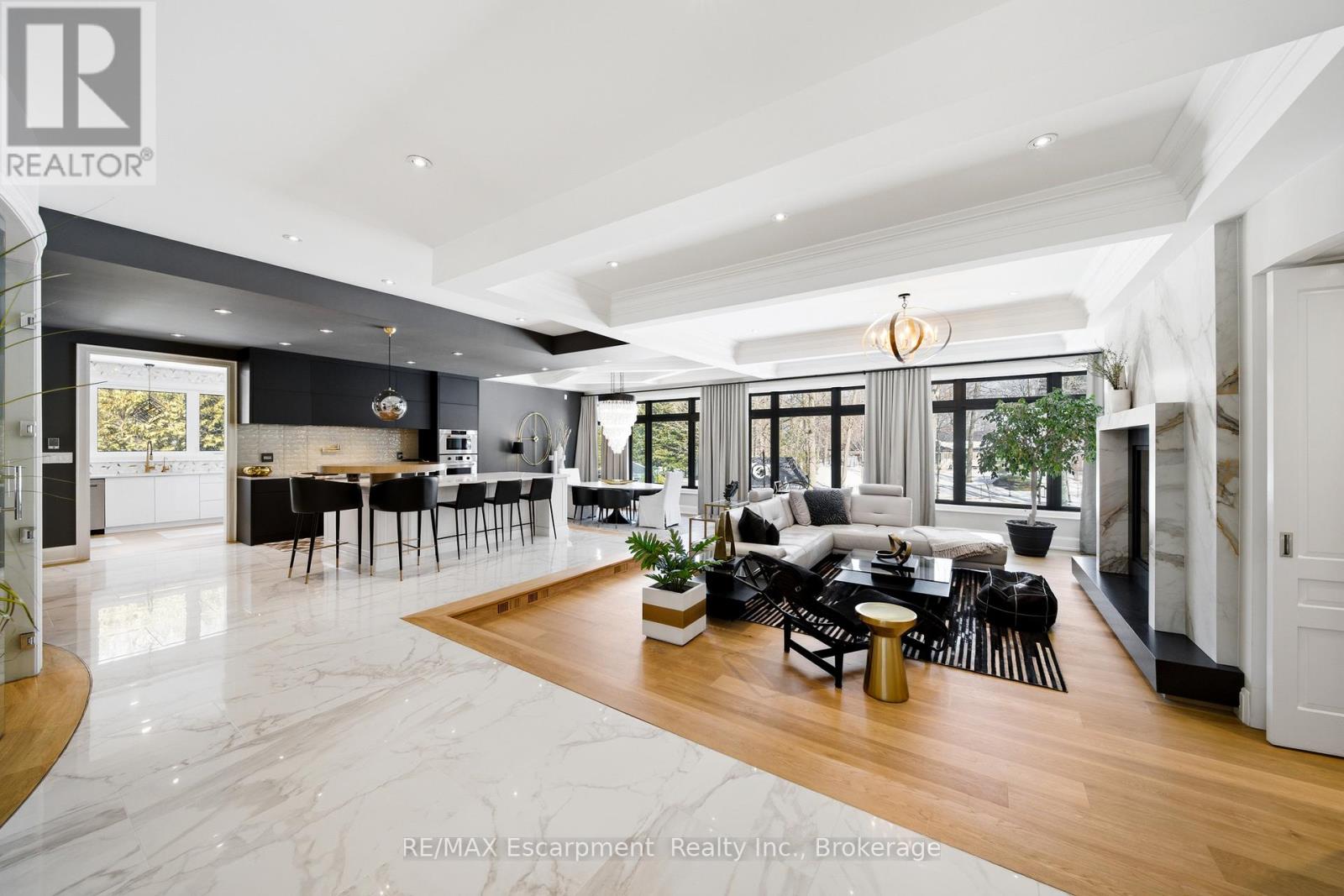 3205 Highpoint Court, Burlington, Ontario  L7P 0P9 - Photo 4 - W12979788