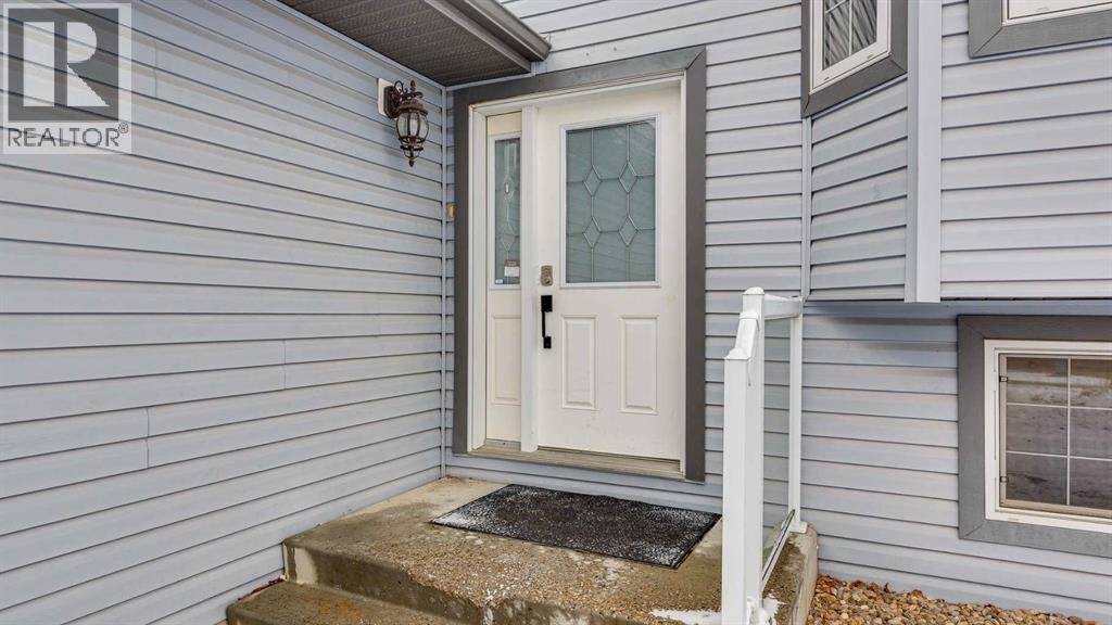 42 Eastpointe, Blackfalds, Alberta  T4M 0G6 - Photo 4 - A2299839