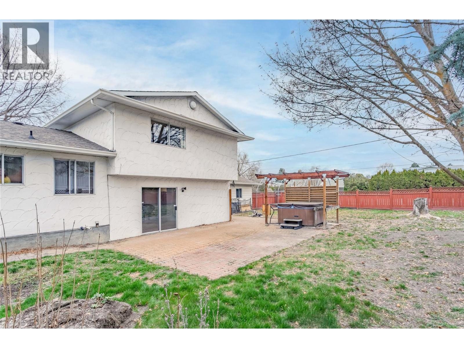 693 Paret Place, Kelowna, British Columbia  V1W 2K6 - Photo 41 - 10382187