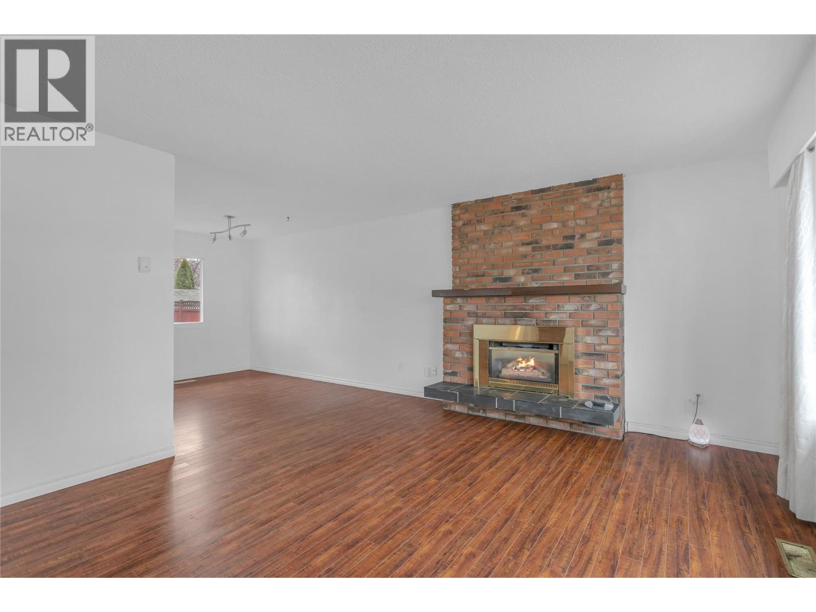 693 Paret Place, Kelowna, British Columbia  V1W 2K6 - Photo 13 - 10382187