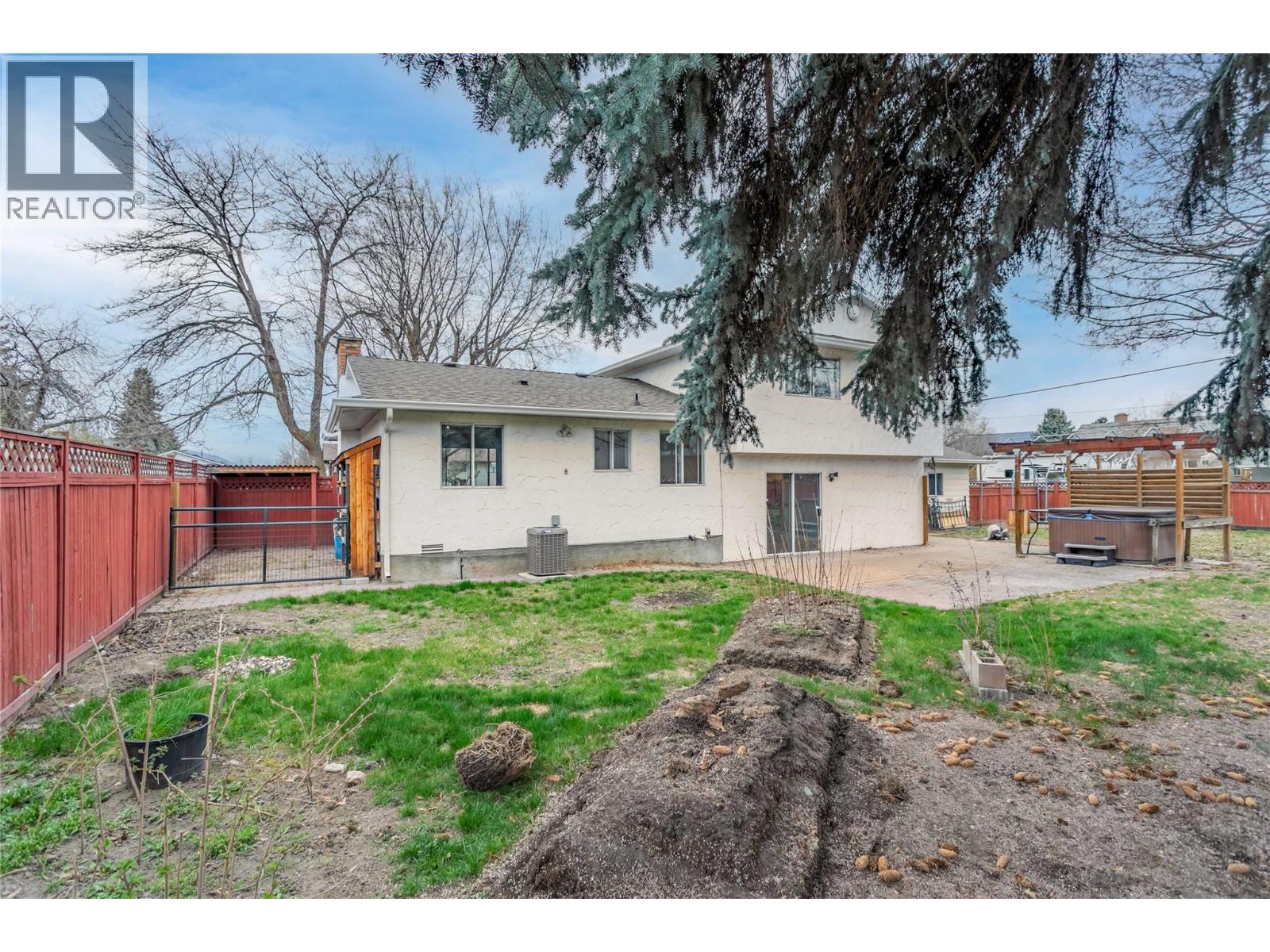 693 Paret Place, Kelowna, British Columbia  V1W 2K6 - Photo 49 - 10382187