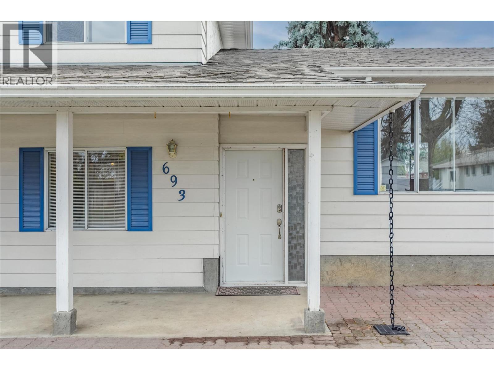 693 Paret Place, Kelowna, British Columbia  V1W 2K6 - Photo 6 - 10382187