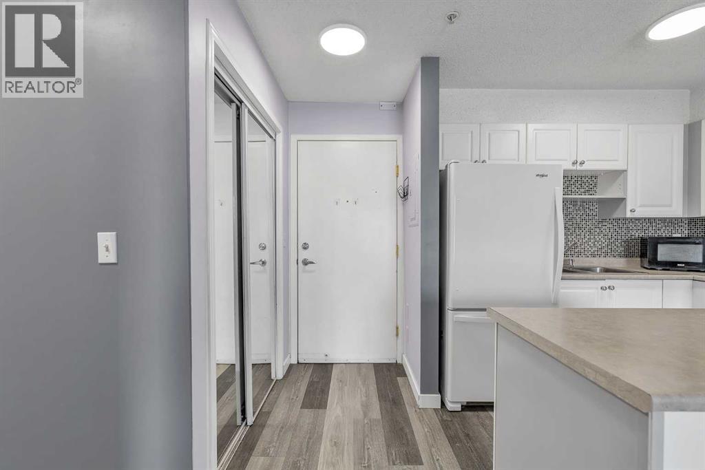 109, 1717 60 Street Se, Calgary, Alberta  T2A 7Y7 - Photo 2 - A2299560