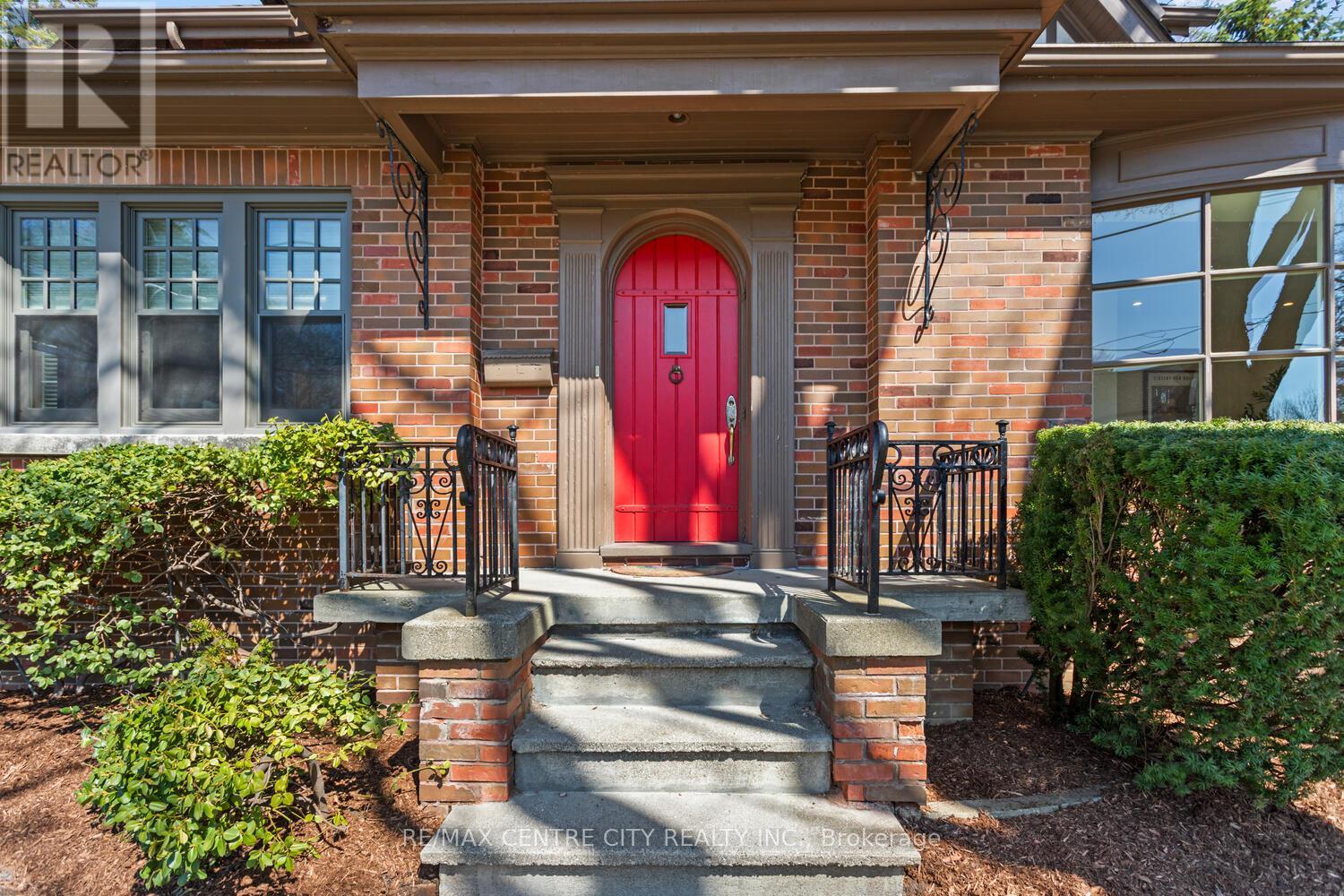 396 Victoria Street, London East, Ontario  N5Y 4A9 - Photo 3 - X12979748