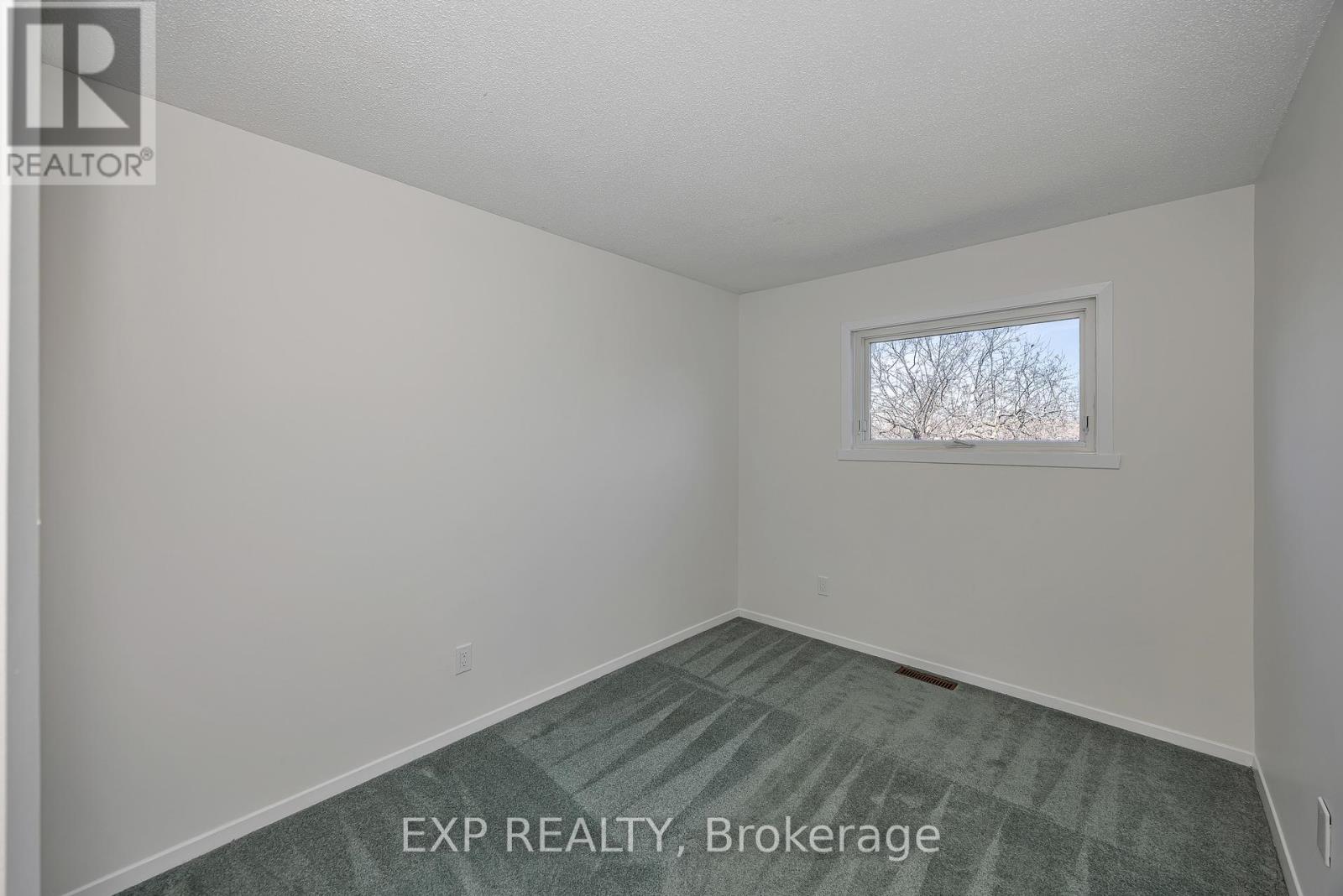 10 Greenboro Crescent, Ottawa, Ontario  K1T 1W5 - Photo 10 - X12979674