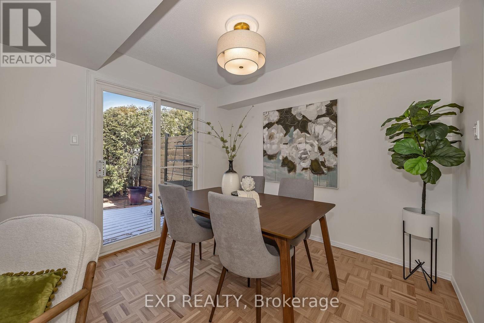 10 Greenboro Crescent, Ottawa, Ontario  K1T 1W5 - Photo 6 - X12979674