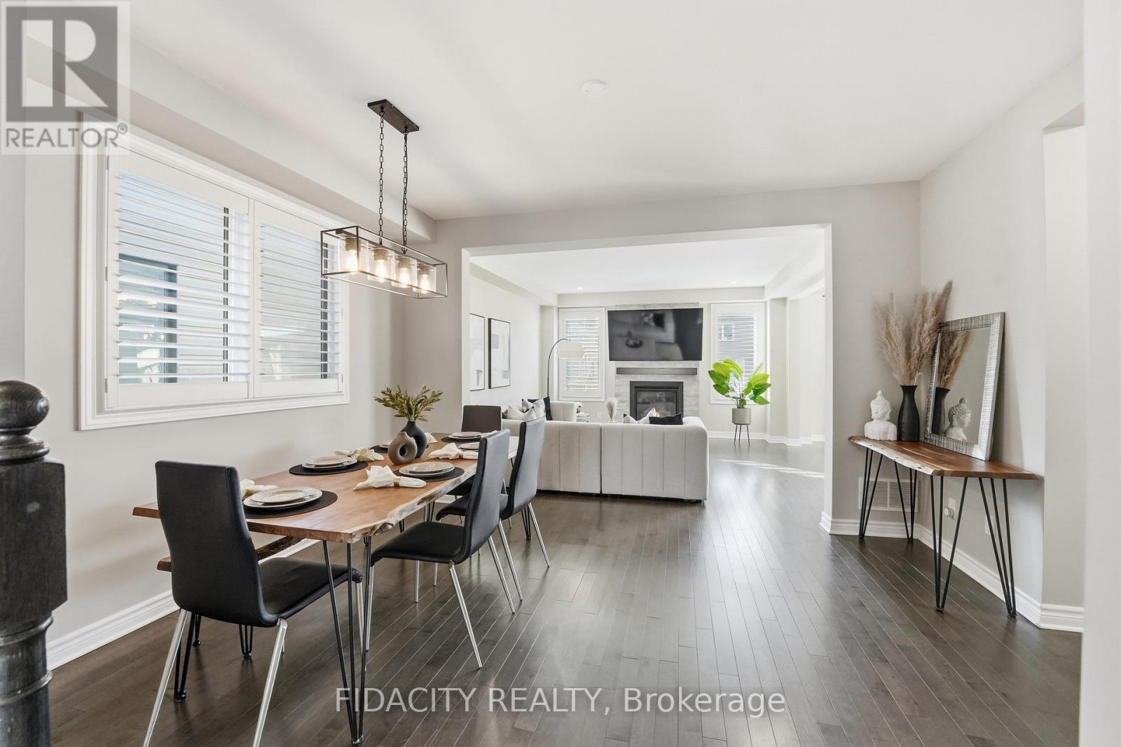 194 Kimpton Drive, Ottawa, Ontario  K2S 2H9 - Photo 5 - X12979688