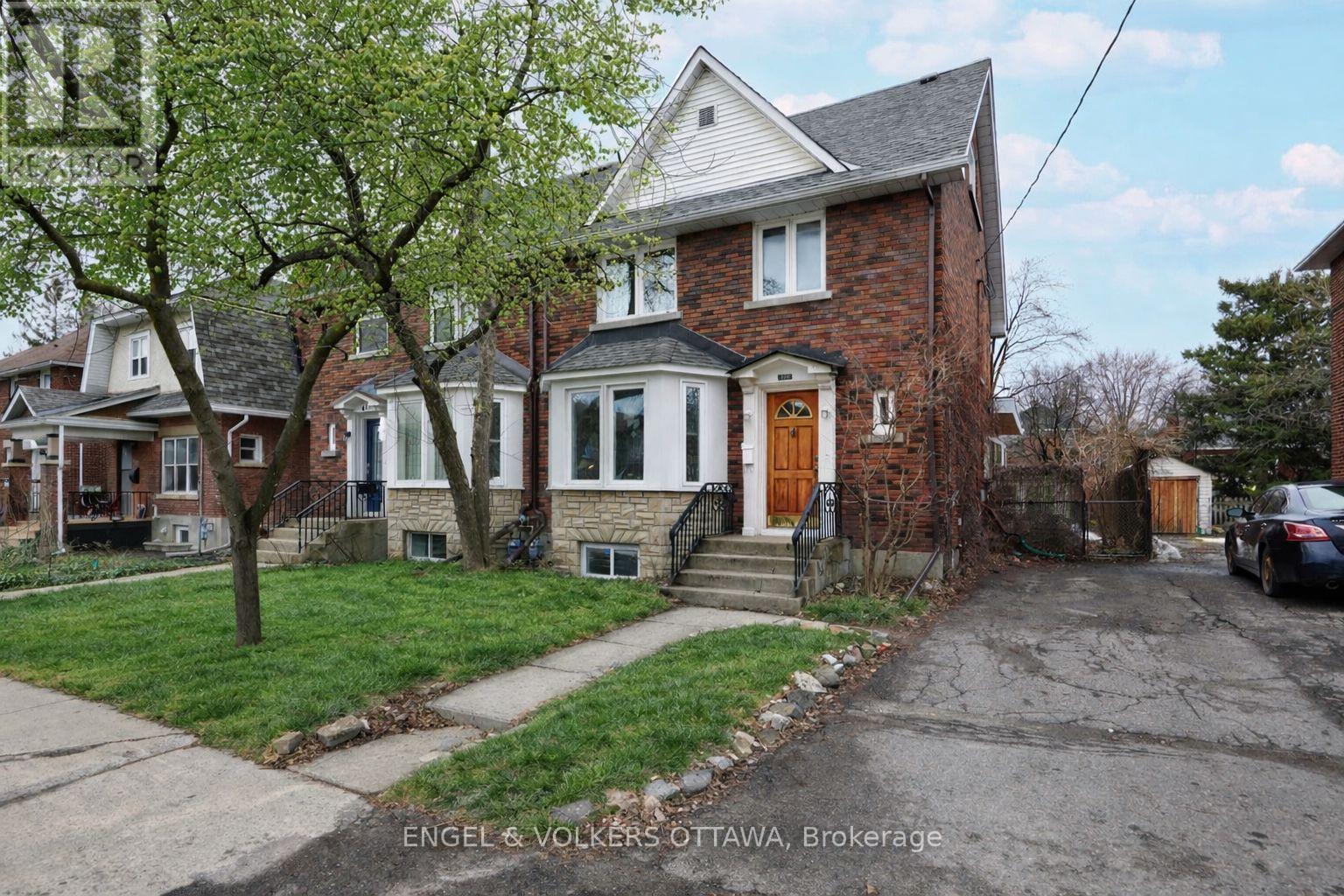 421 CHAPEL STREET, Ottawa, Ontario