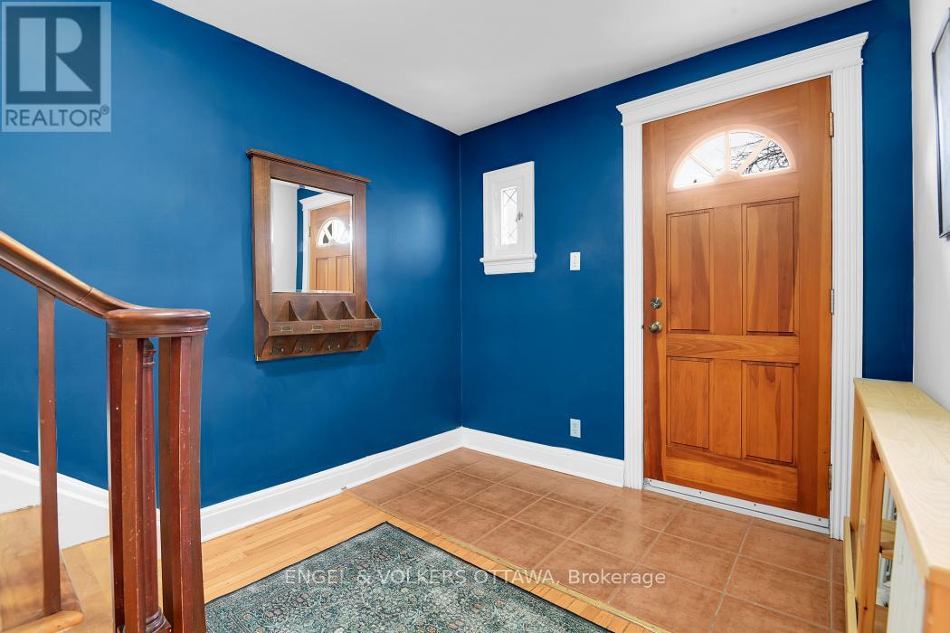 421 Chapel Street, Ottawa, Ontario  K1N 7Z7 - Photo 2 - X12979706