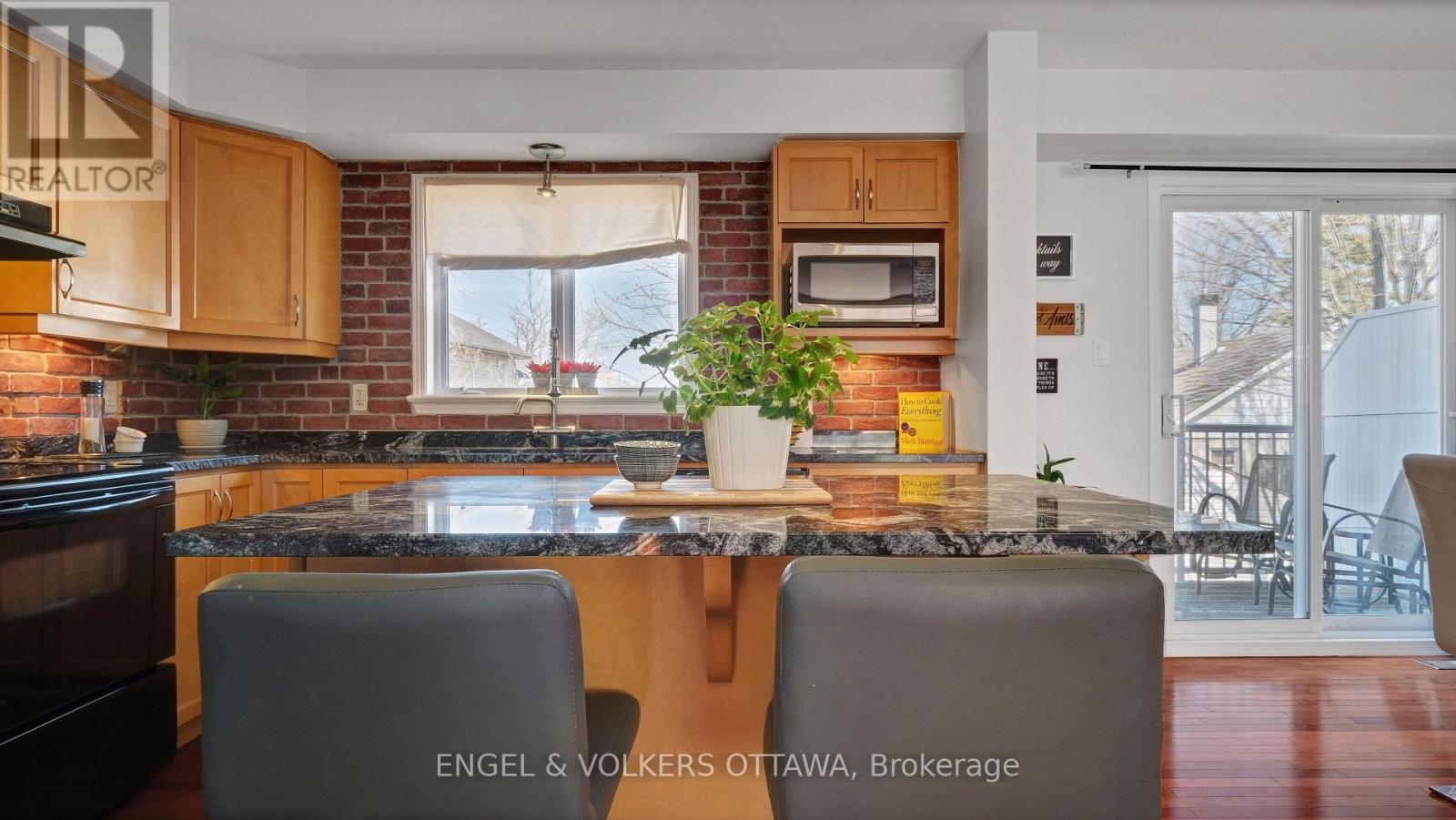 505 Burleigh Private, Ottawa, Ontario  K1J 1J9 - Photo 19 - X12979726
