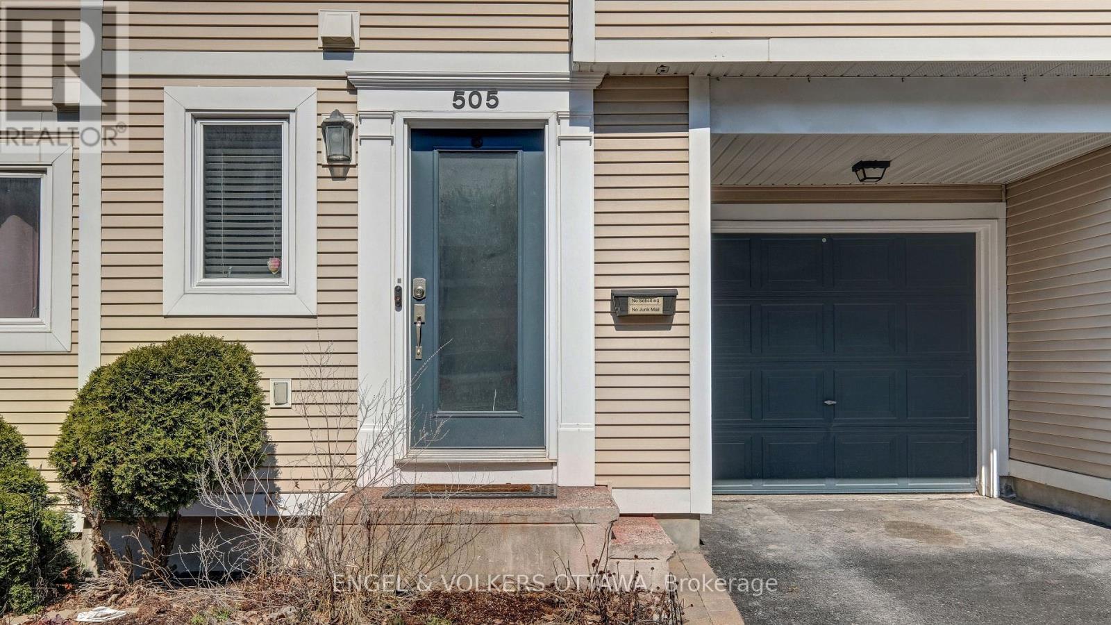 505 Burleigh Private, Ottawa, Ontario  K1J 1J9 - Photo 4 - X12979726