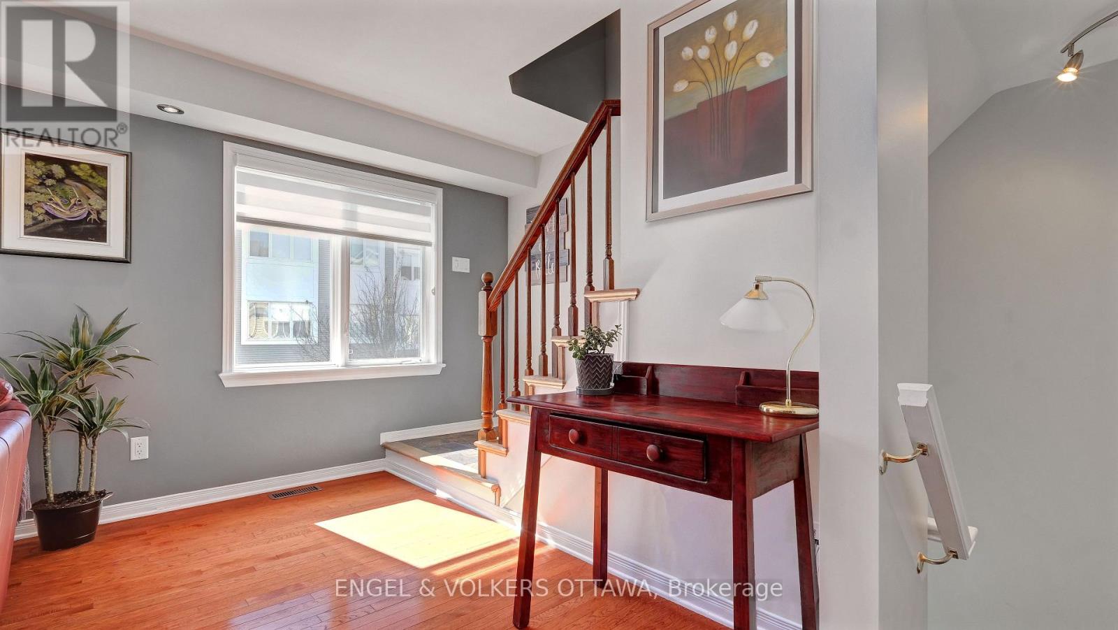 505 Burleigh Private, Ottawa, Ontario  K1J 1J9 - Photo 8 - X12979726