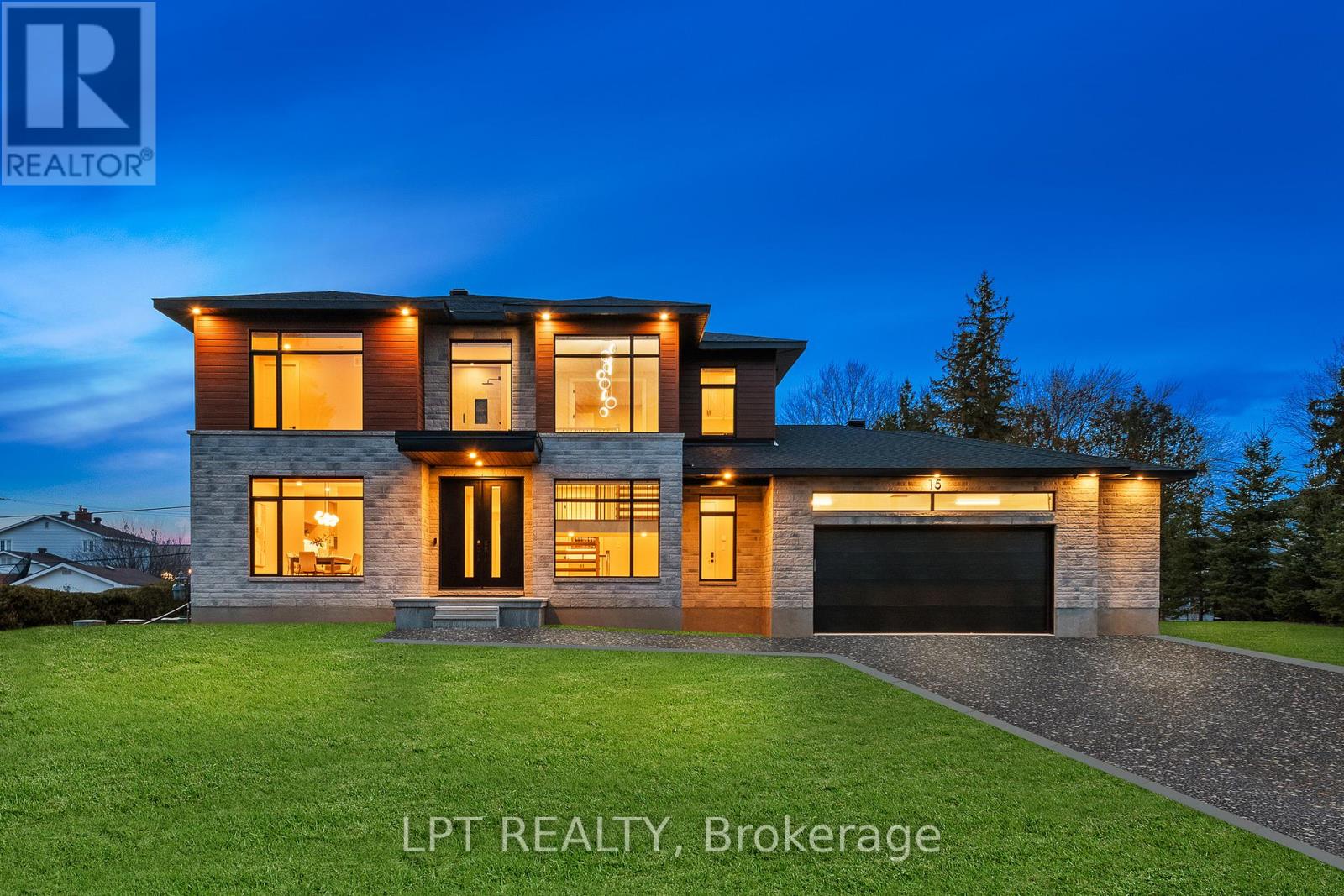 15 BRIGGS AVENUE, Ottawa, Ontario