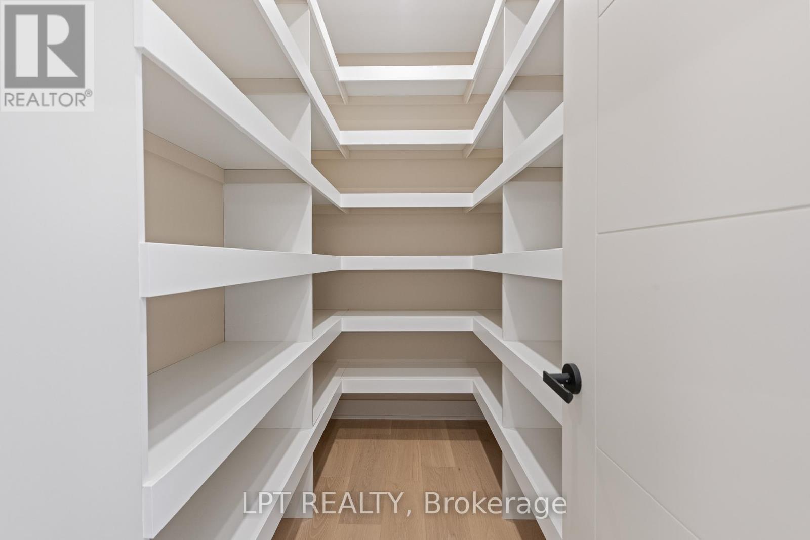 15 Briggs Avenue, Ottawa, Ontario K2E 6W5 - Photo 10 - X12979786