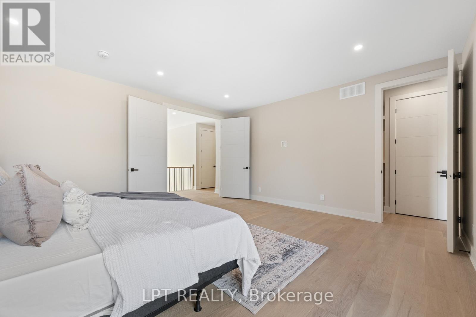 15 Briggs Avenue, Ottawa, Ontario K2E 6W5 - Photo 26 - X12979786