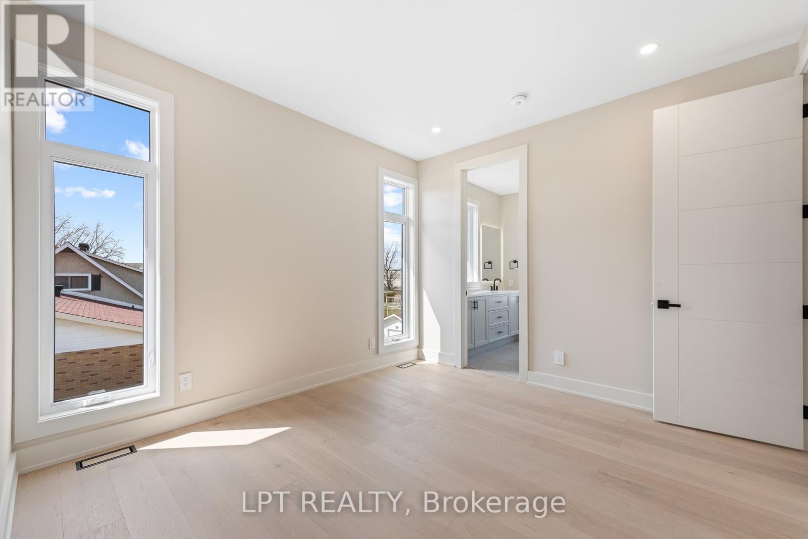 15 Briggs Avenue, Ottawa, Ontario K2E 6W5 - Photo 37 - X12979786