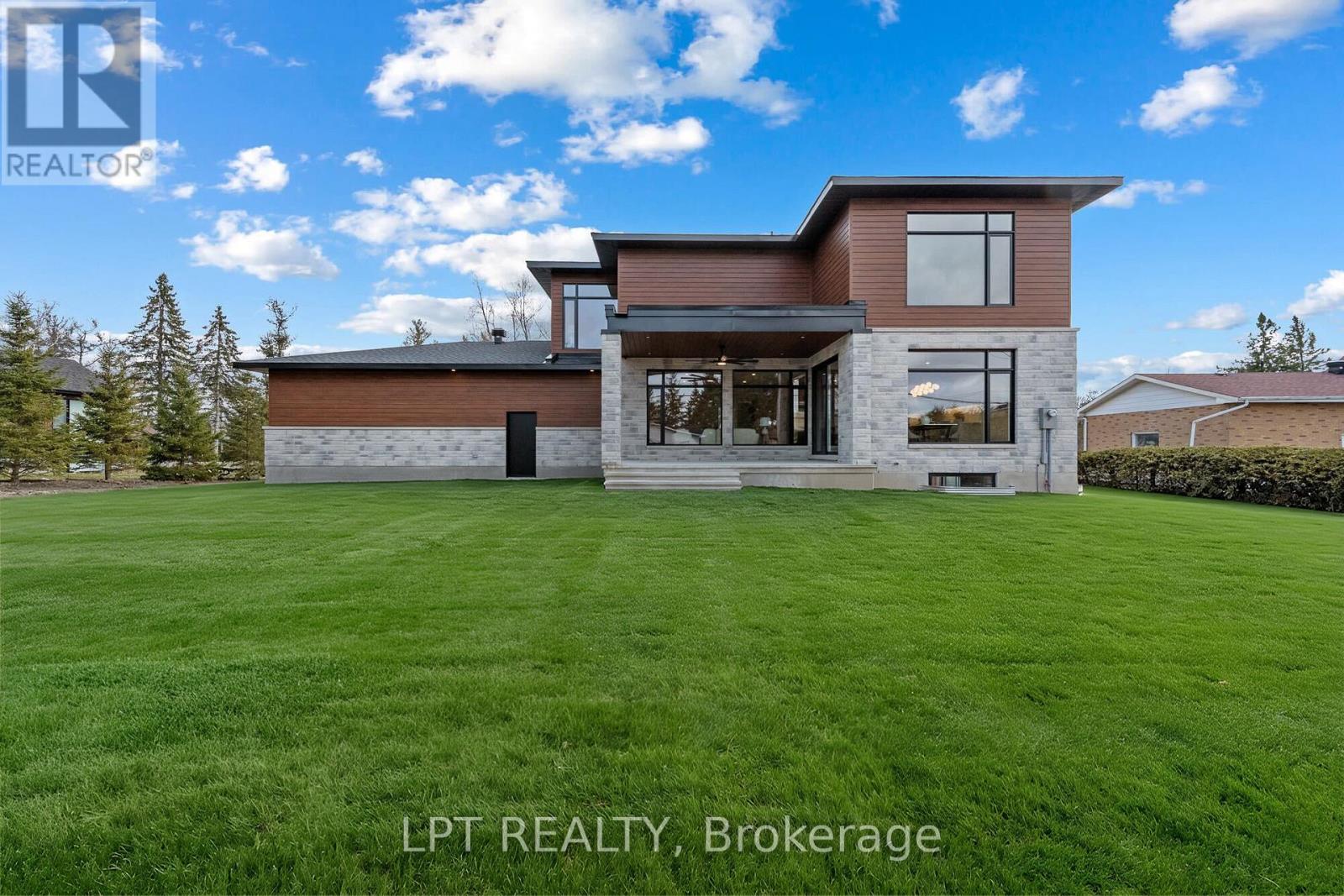 15 Briggs Avenue, Ottawa, Ontario K2E 6W5 - Photo 43 - X12979786