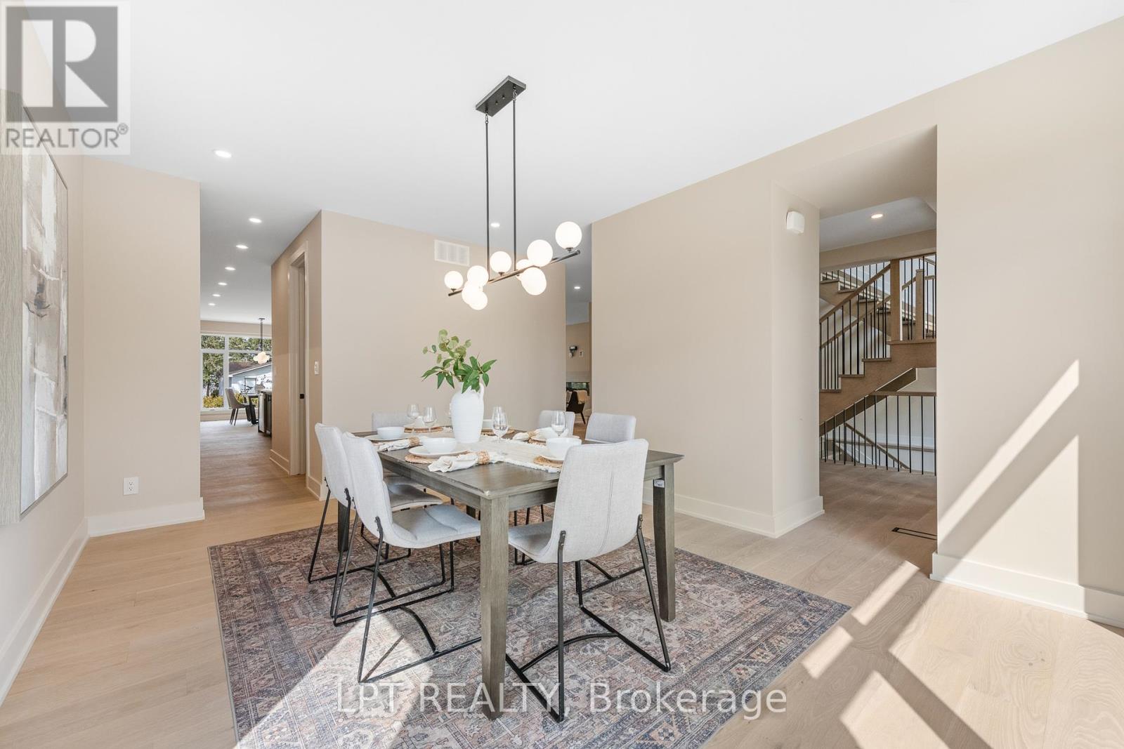 15 Briggs Avenue, Ottawa, Ontario K2E 6W5 - Photo 7 - X12979786