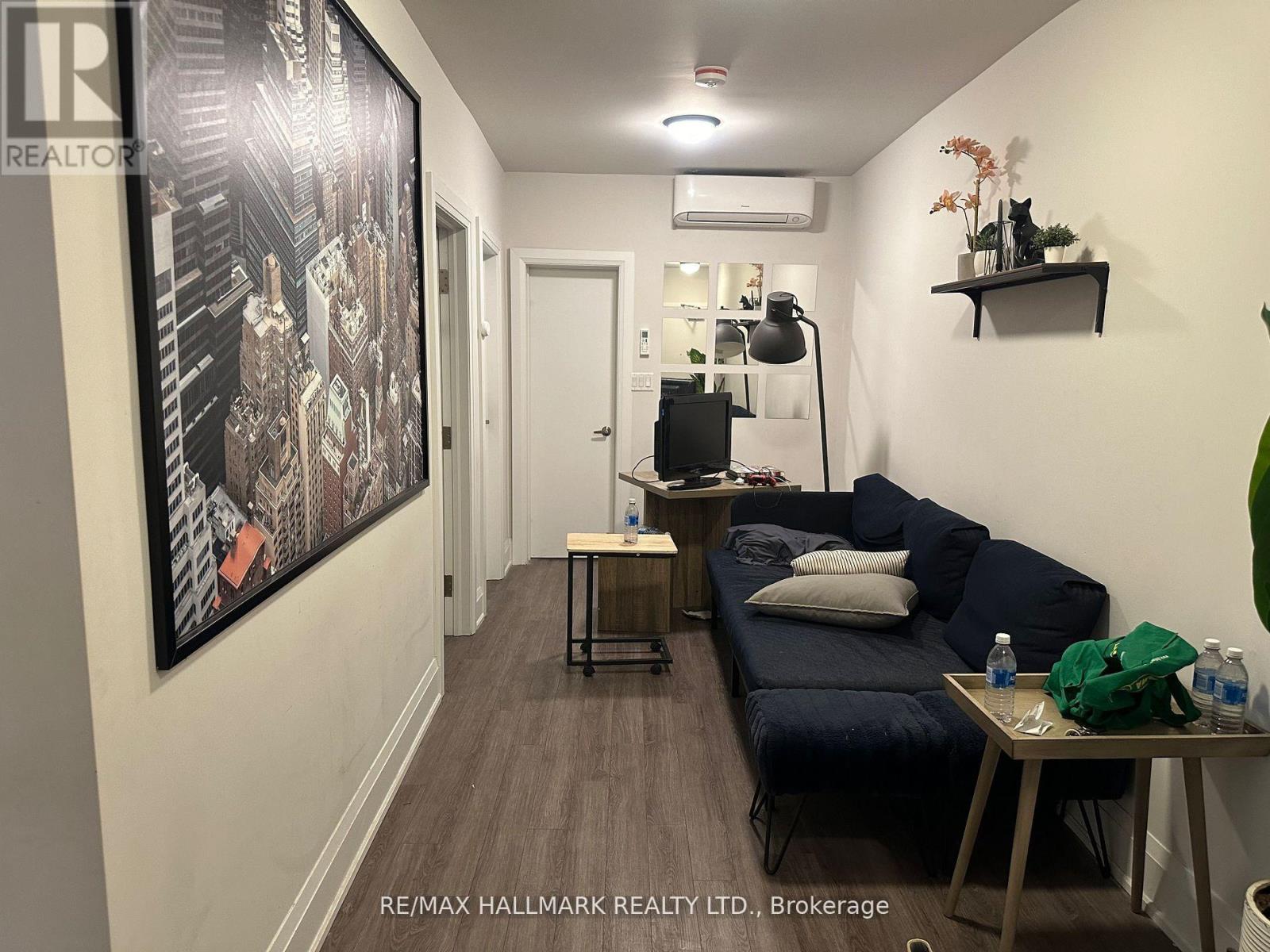 7 - 595 St Clair Avenue W, Toronto, Ontario  M6C 1A3 - Photo 3 - C12979730