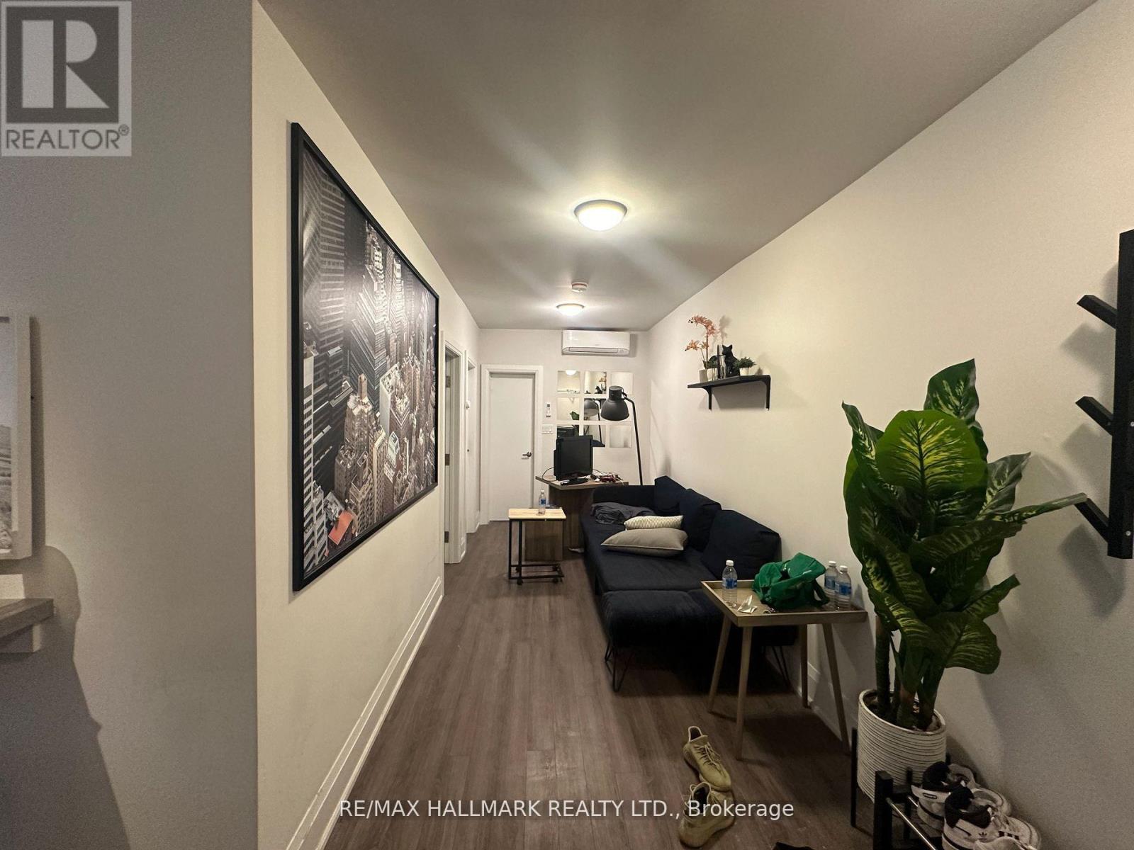 7 - 595 St Clair Avenue W, Toronto, Ontario  M6C 1A3 - Photo 4 - C12979730