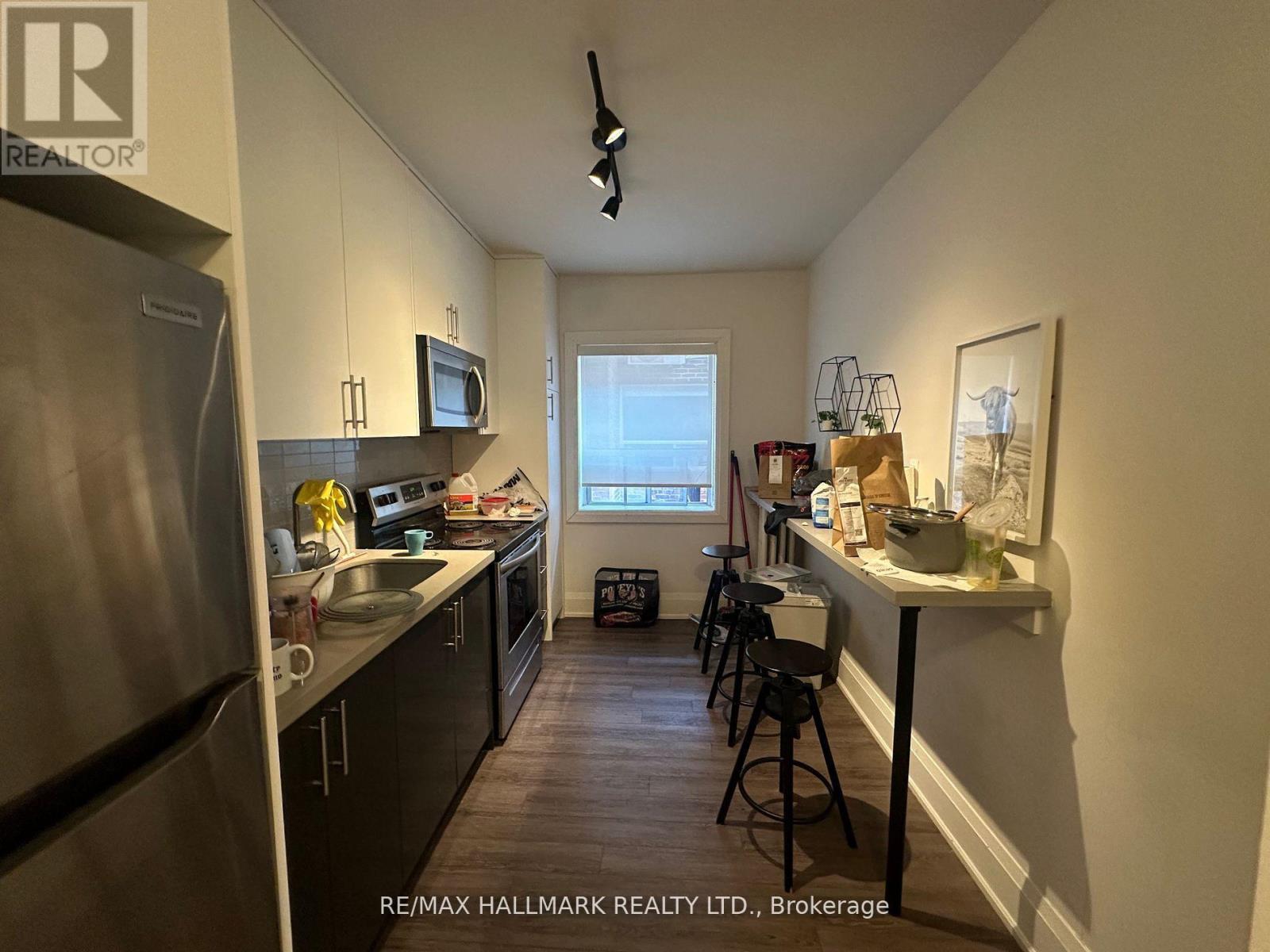 7 - 595 St Clair Avenue W, Toronto, Ontario  M6C 1A3 - Photo 5 - C12979730