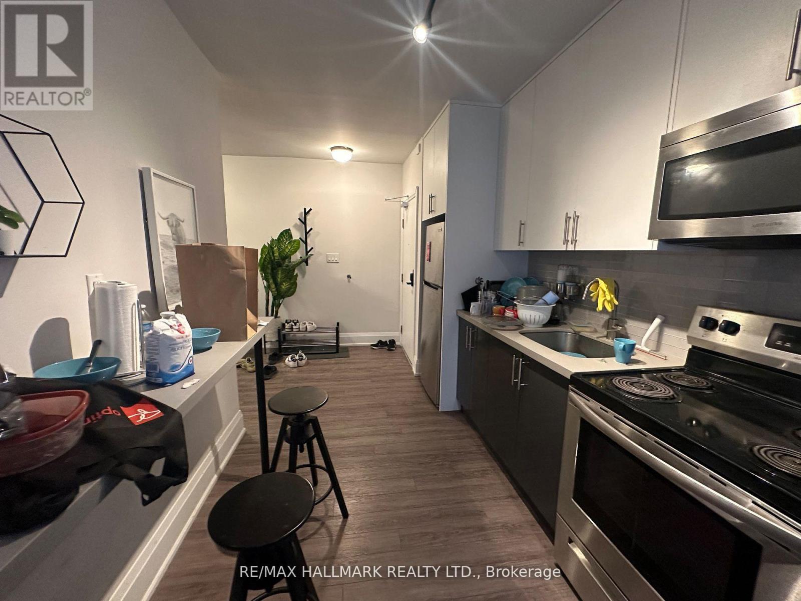 7 - 595 St Clair Avenue W, Toronto, Ontario  M6C 1A3 - Photo 6 - C12979730