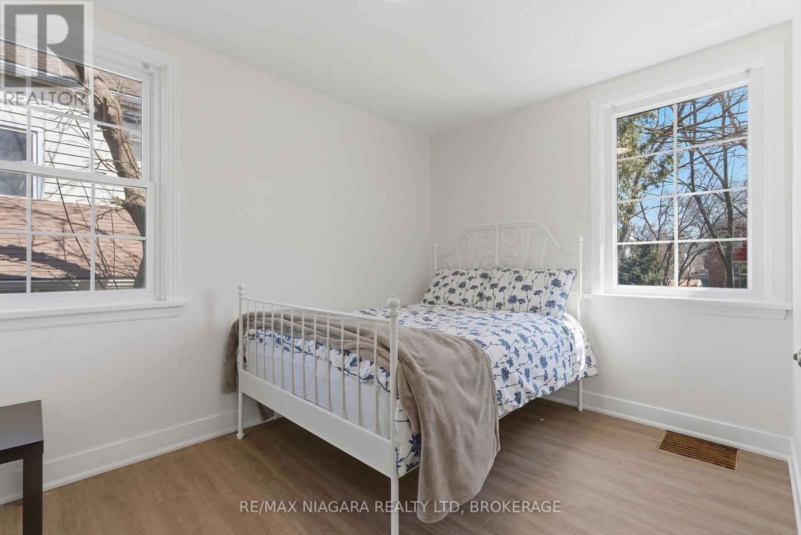 5654 Drummond Road, Niagara Falls, Ontario  L2G 4L4 - Photo 10 - X12979692