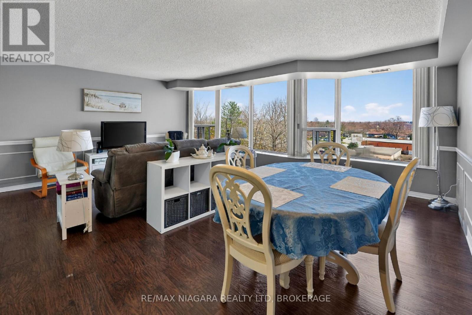 501 - 81 Scott Street, St. Catharines, Ontario  L2N 7L5 - Photo 8 - X12979702