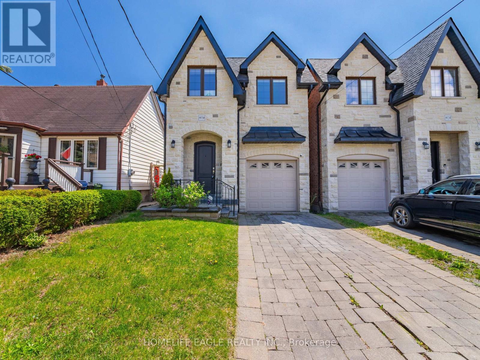 97B CRAIGLEE DRIVE, Toronto, Ontario